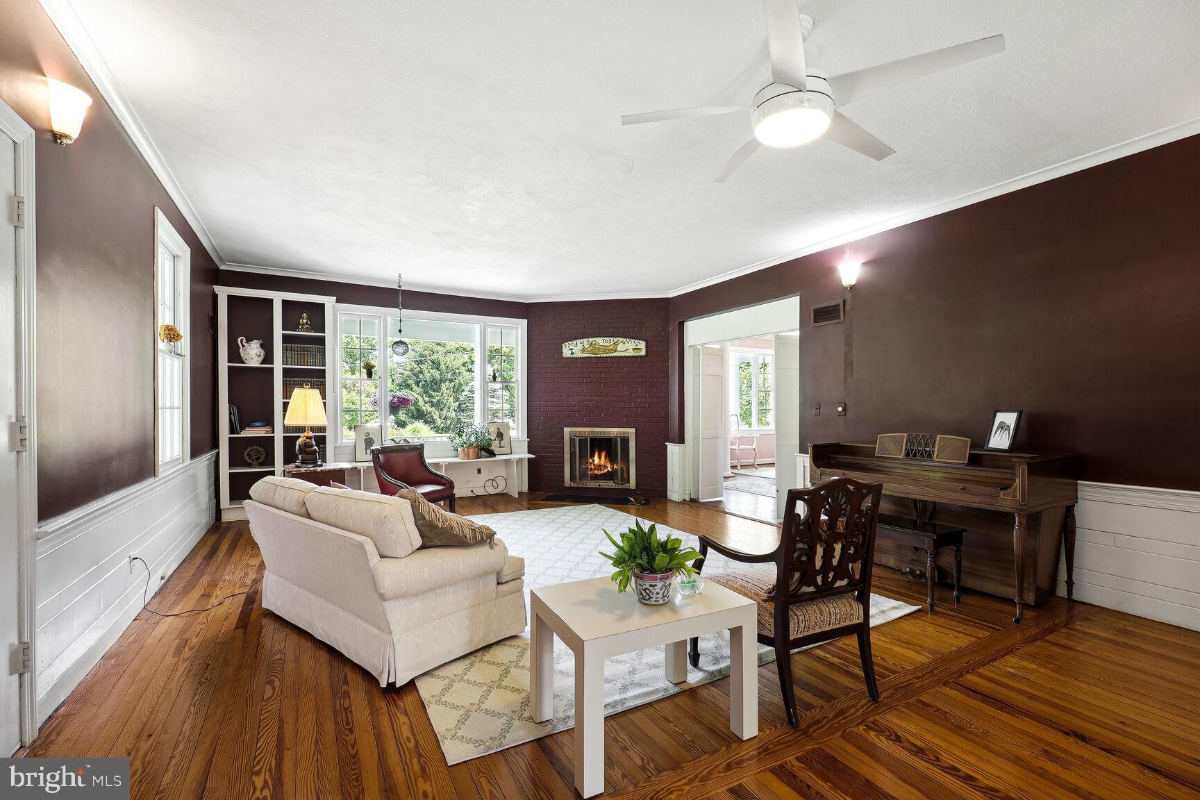 DARNESTOWN OUTSIDE - Residential