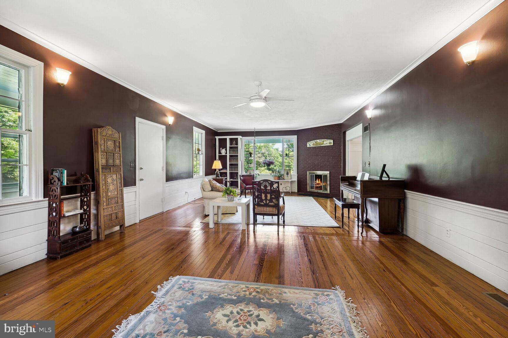 DARNESTOWN OUTSIDE - Residential