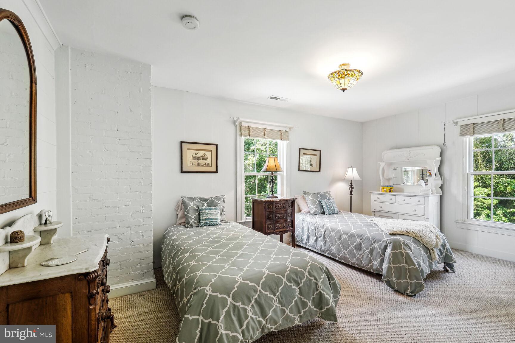 DARNESTOWN OUTSIDE - Residential