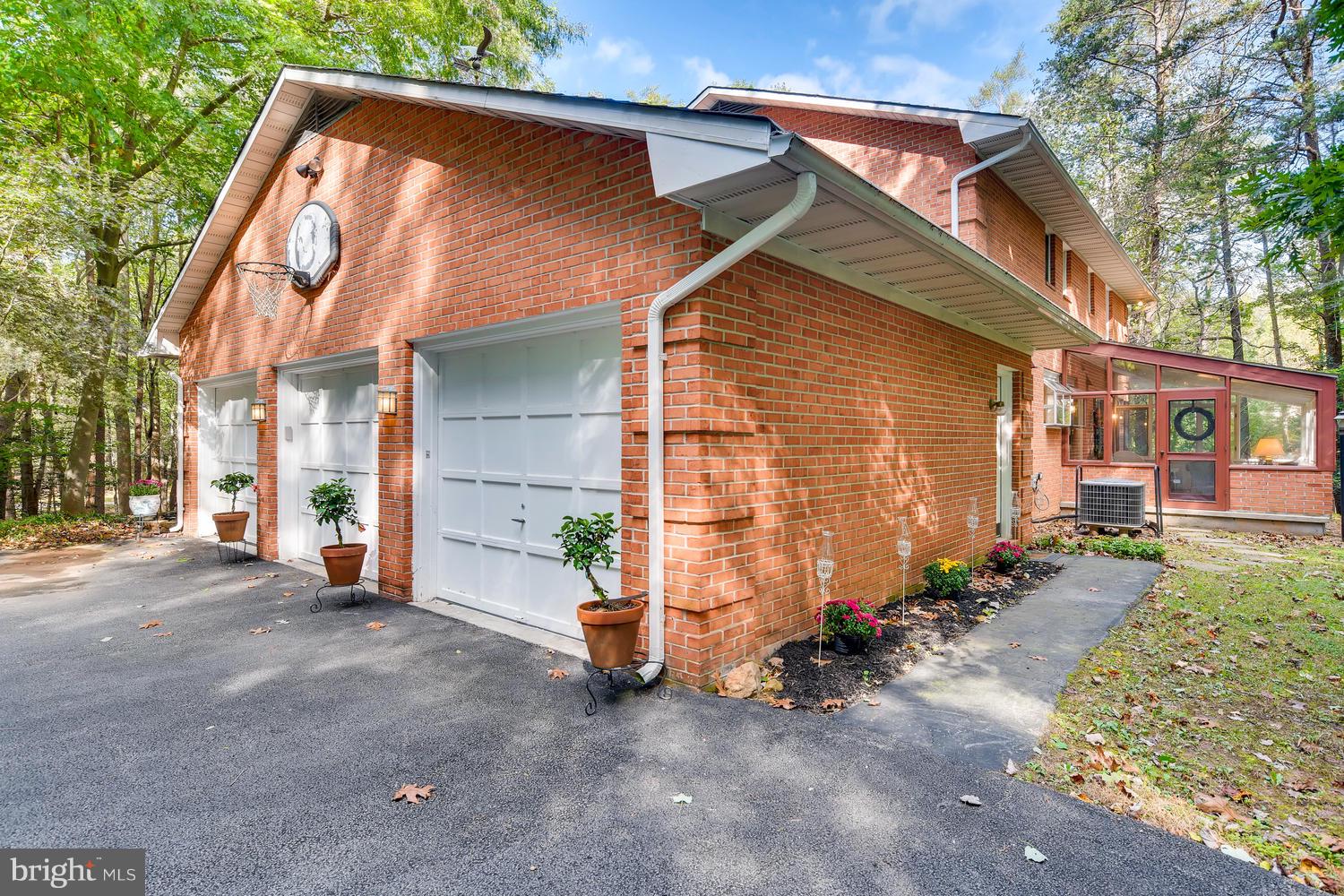 PADONIA MANOR - Residential