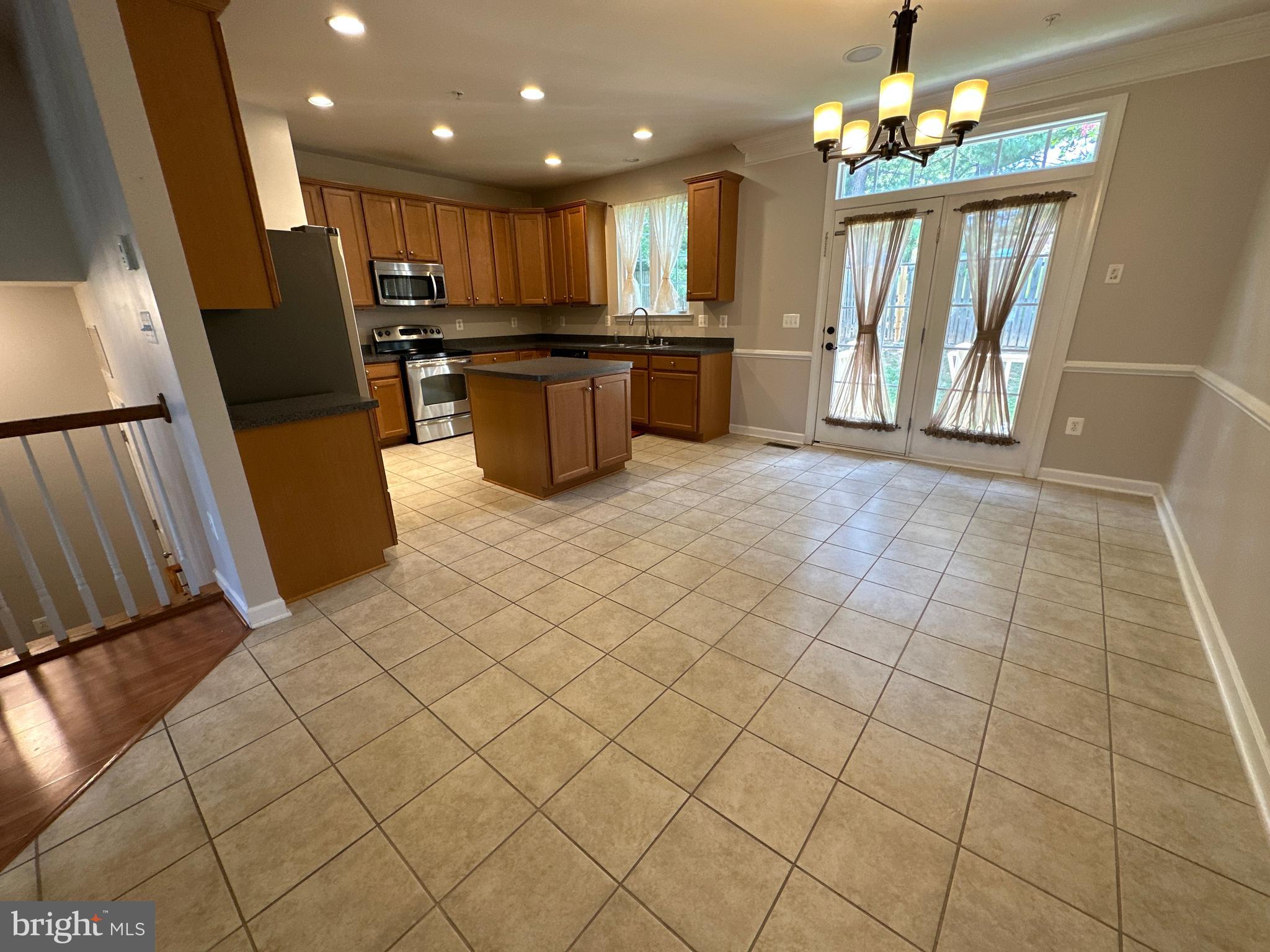 MAGRUDERS OVERLOOK - Residential Lease