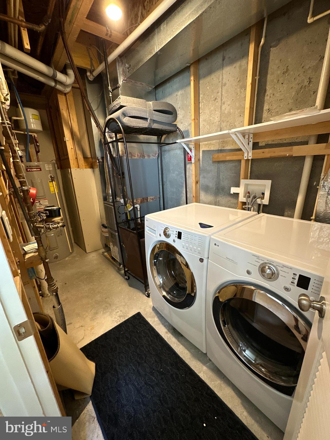 MAGRUDERS OVERLOOK - Residential Lease