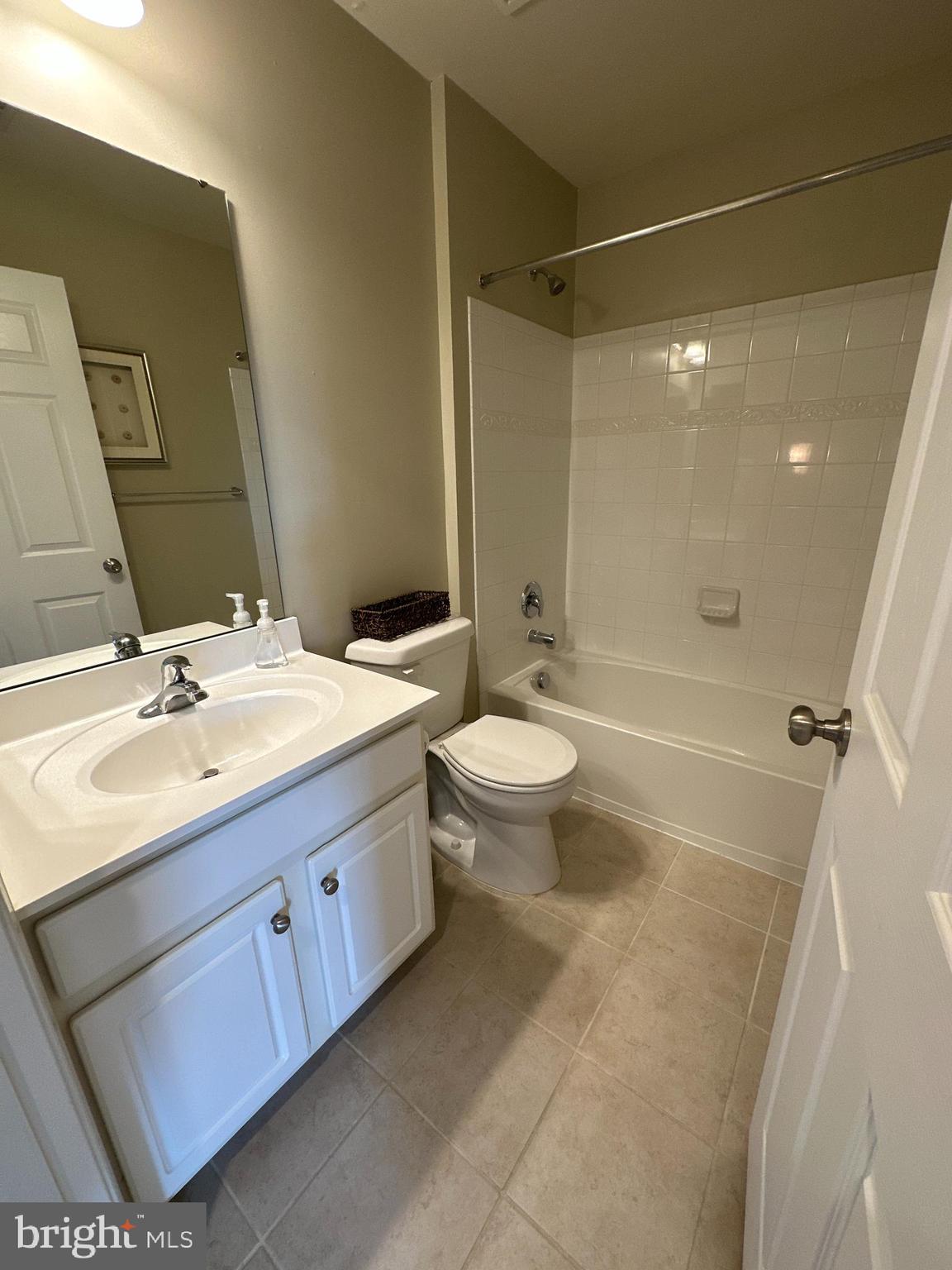 MAGRUDERS OVERLOOK - Residential Lease