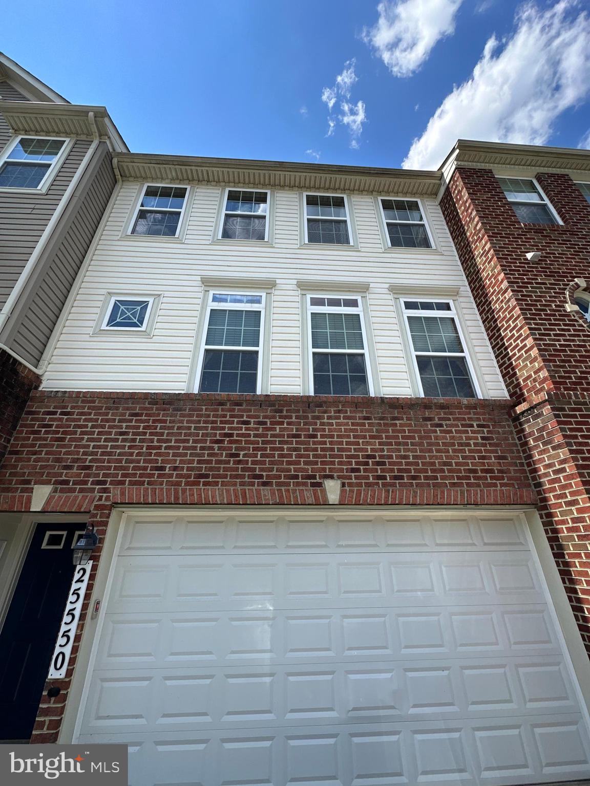 MAGRUDERS OVERLOOK - Residential Lease