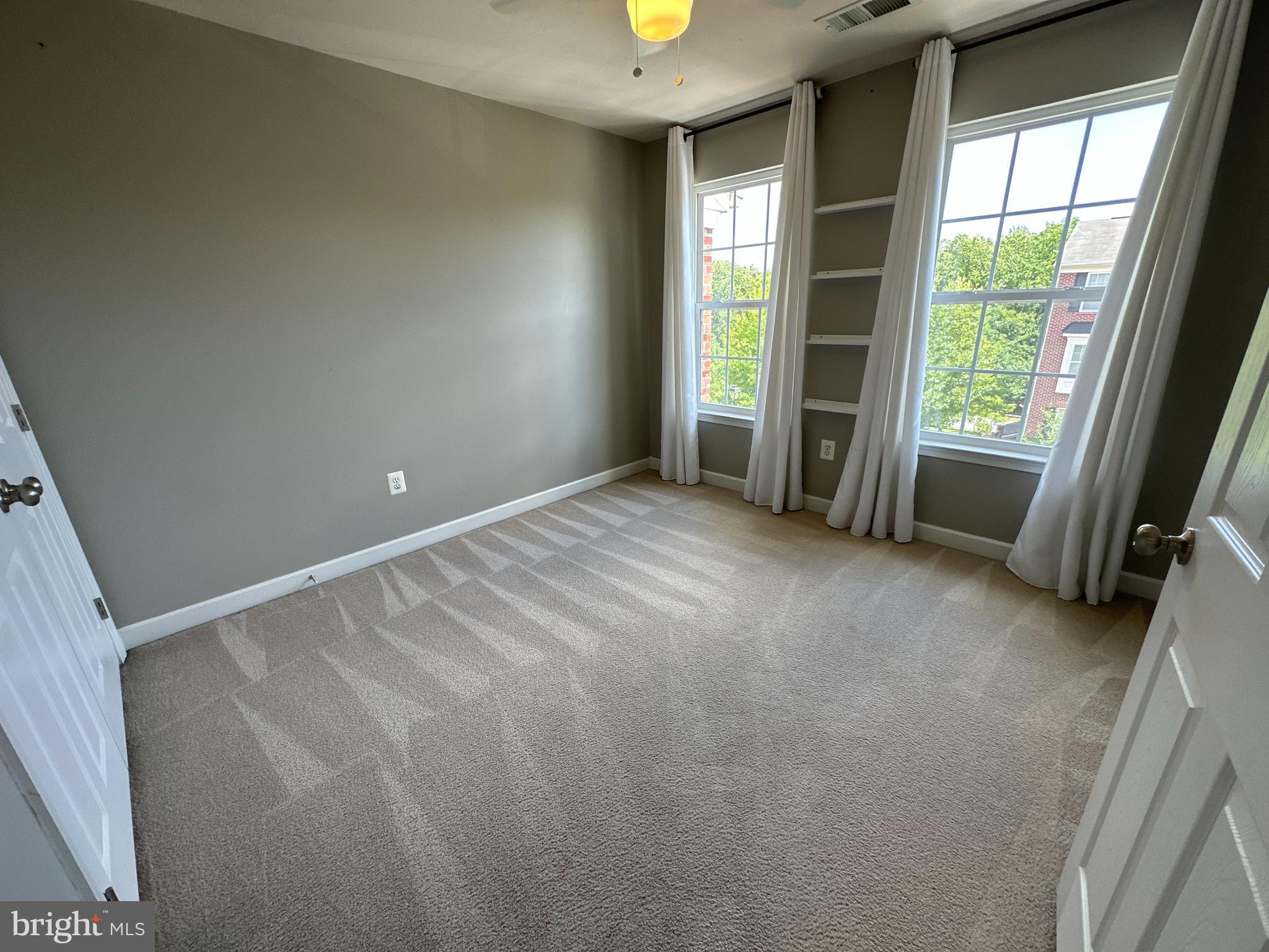 MAGRUDERS OVERLOOK - Residential Lease