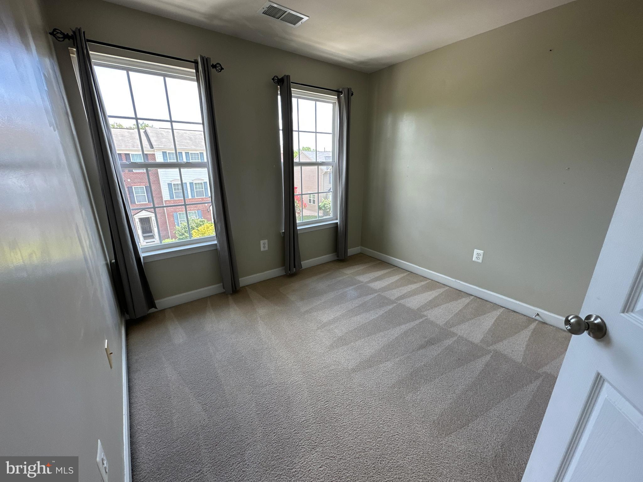 MAGRUDERS OVERLOOK - Residential Lease