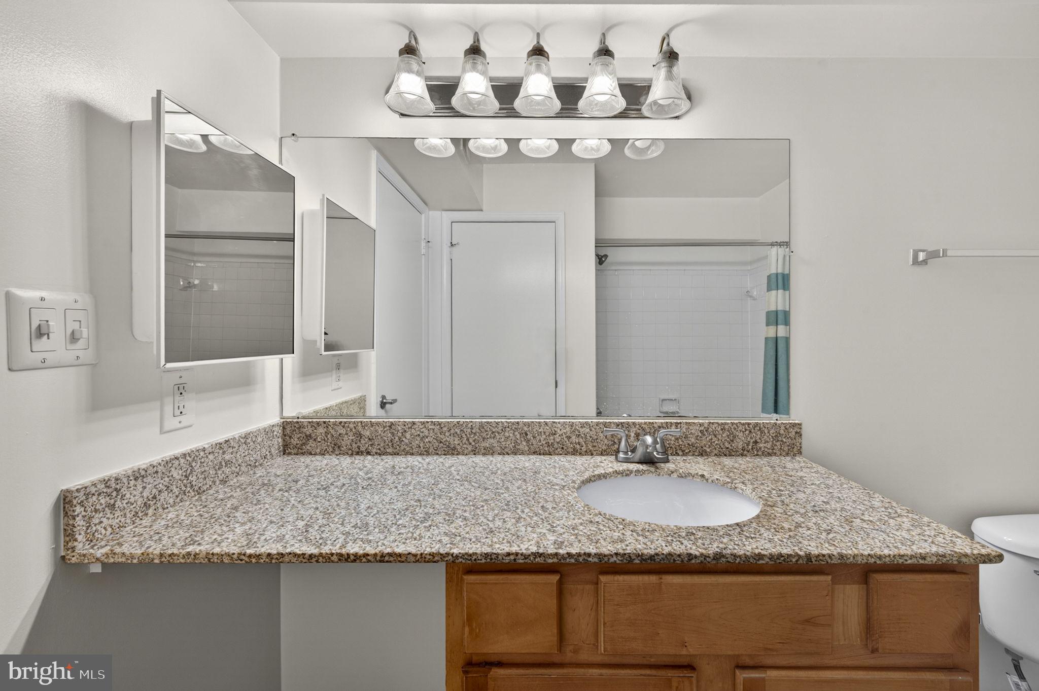 FOUR WINDS AT OAKTON - Residential