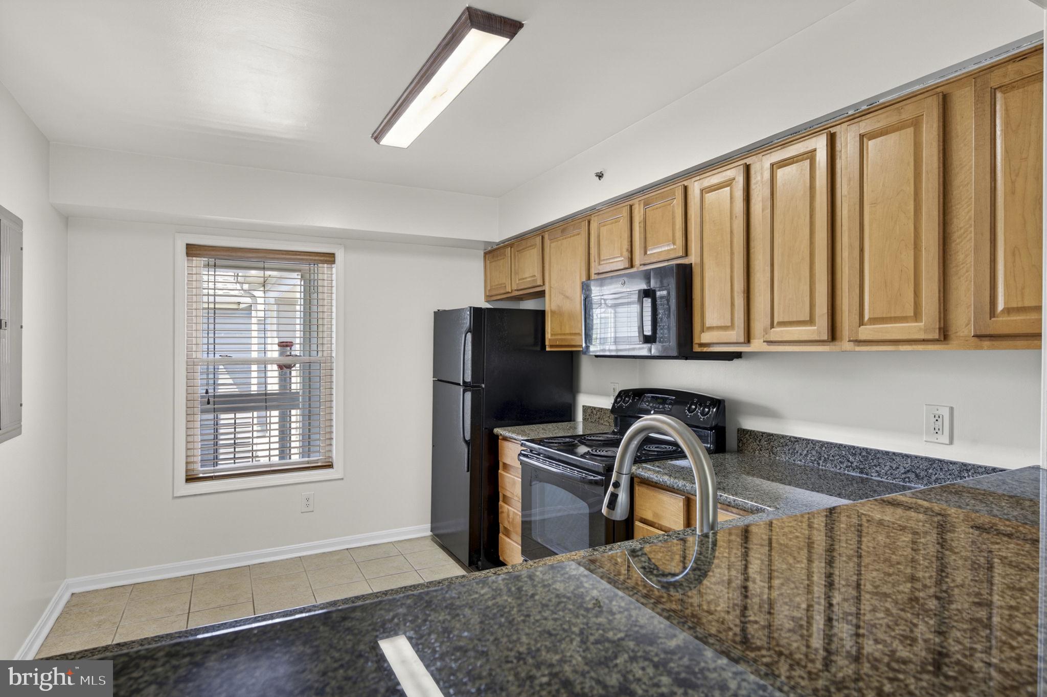 FOUR WINDS AT OAKTON - Residential