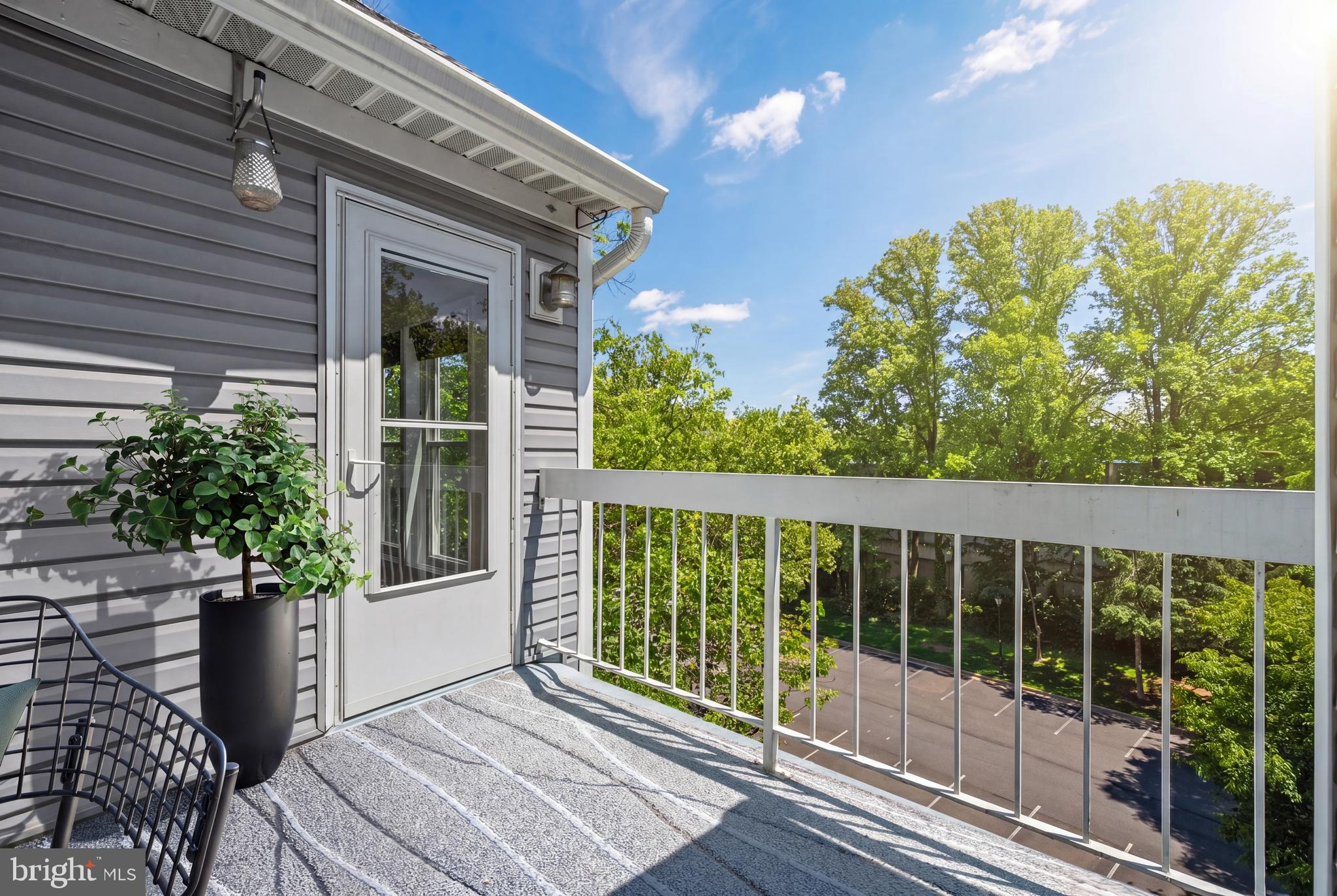 FOUR WINDS AT OAKTON - Residential