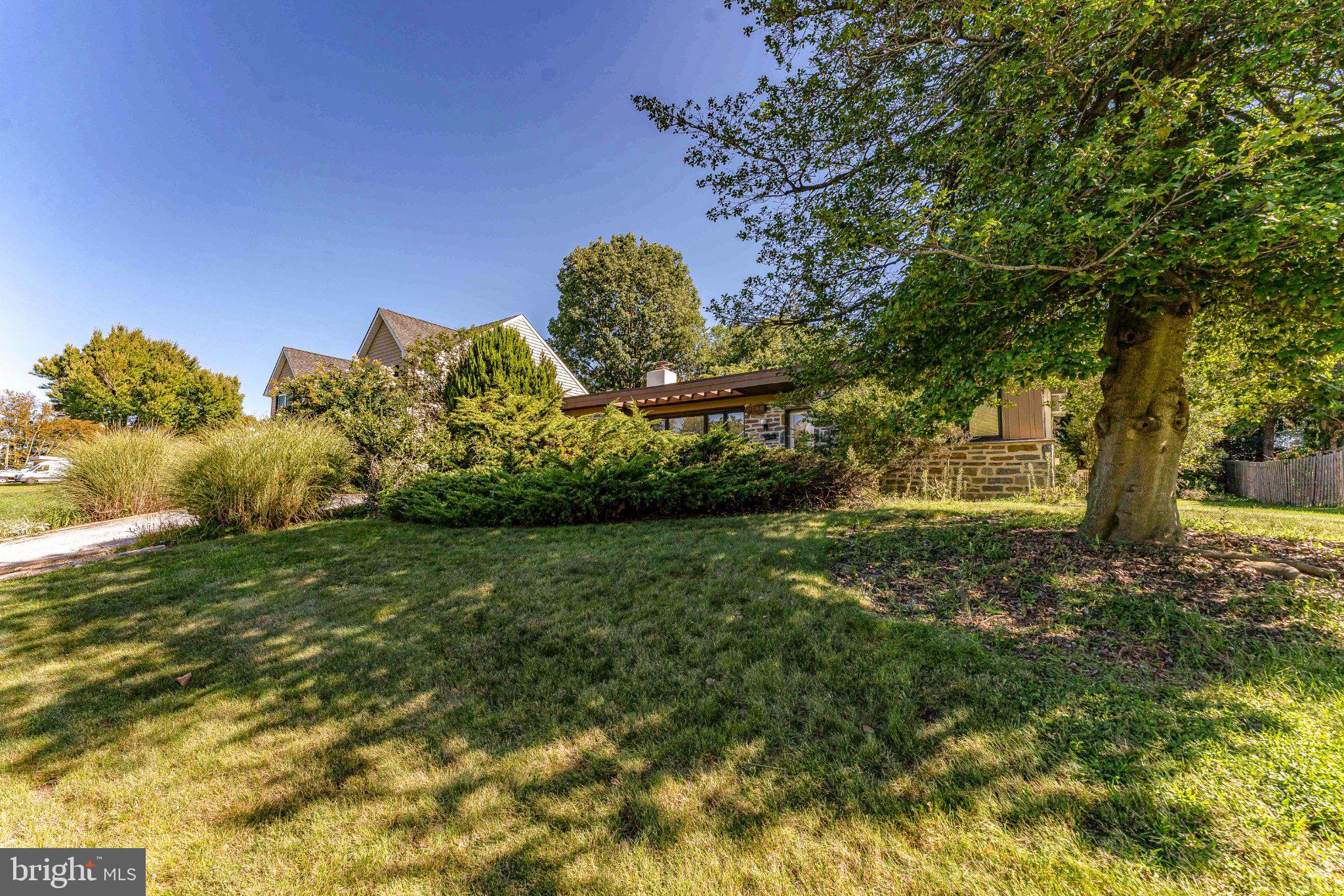 2135 MACLARIE LANE