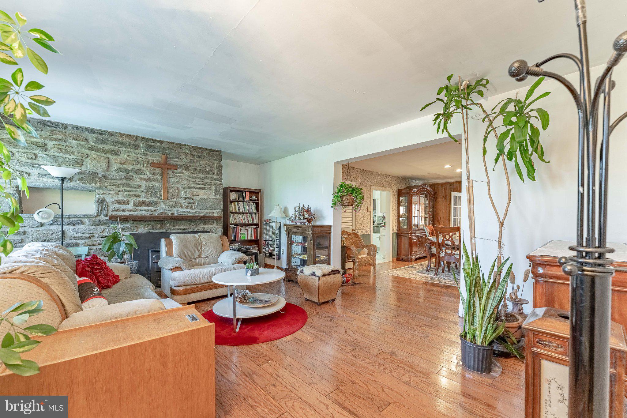 2135 MACLARIE LANE