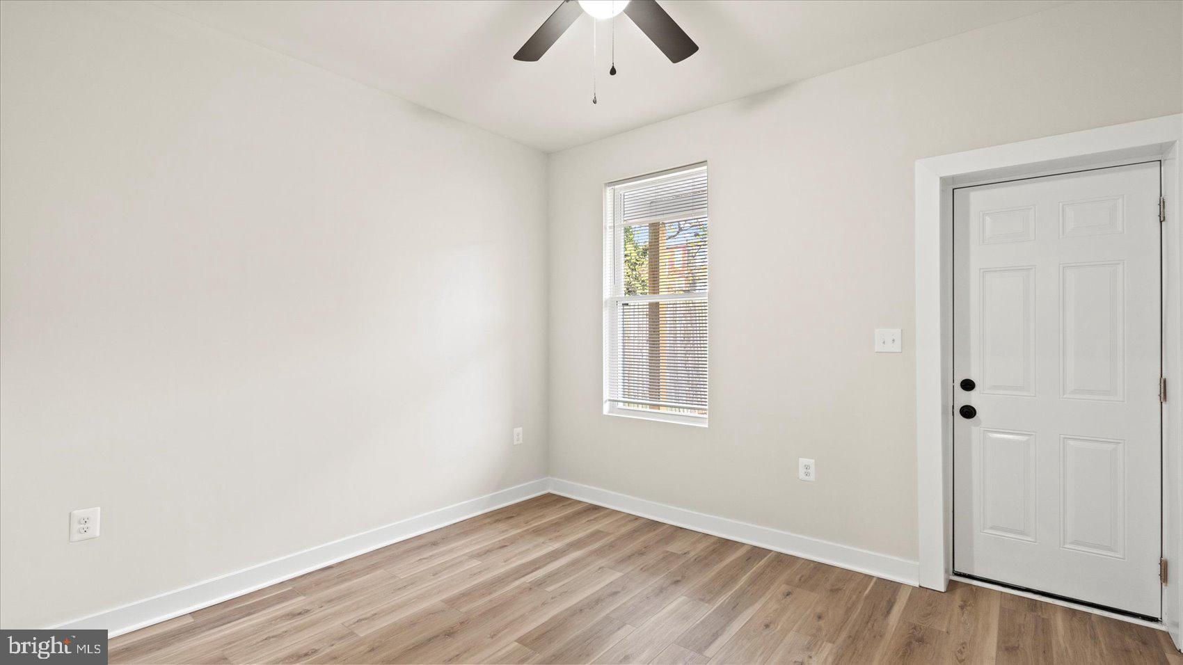 MONTEBELLO LAKE - Residential