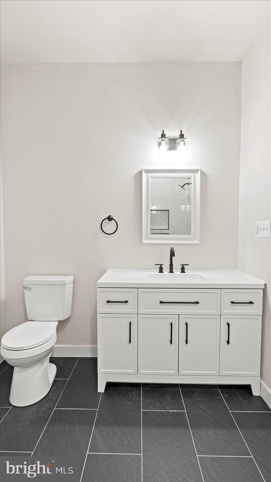 MONTEBELLO LAKE - Residential