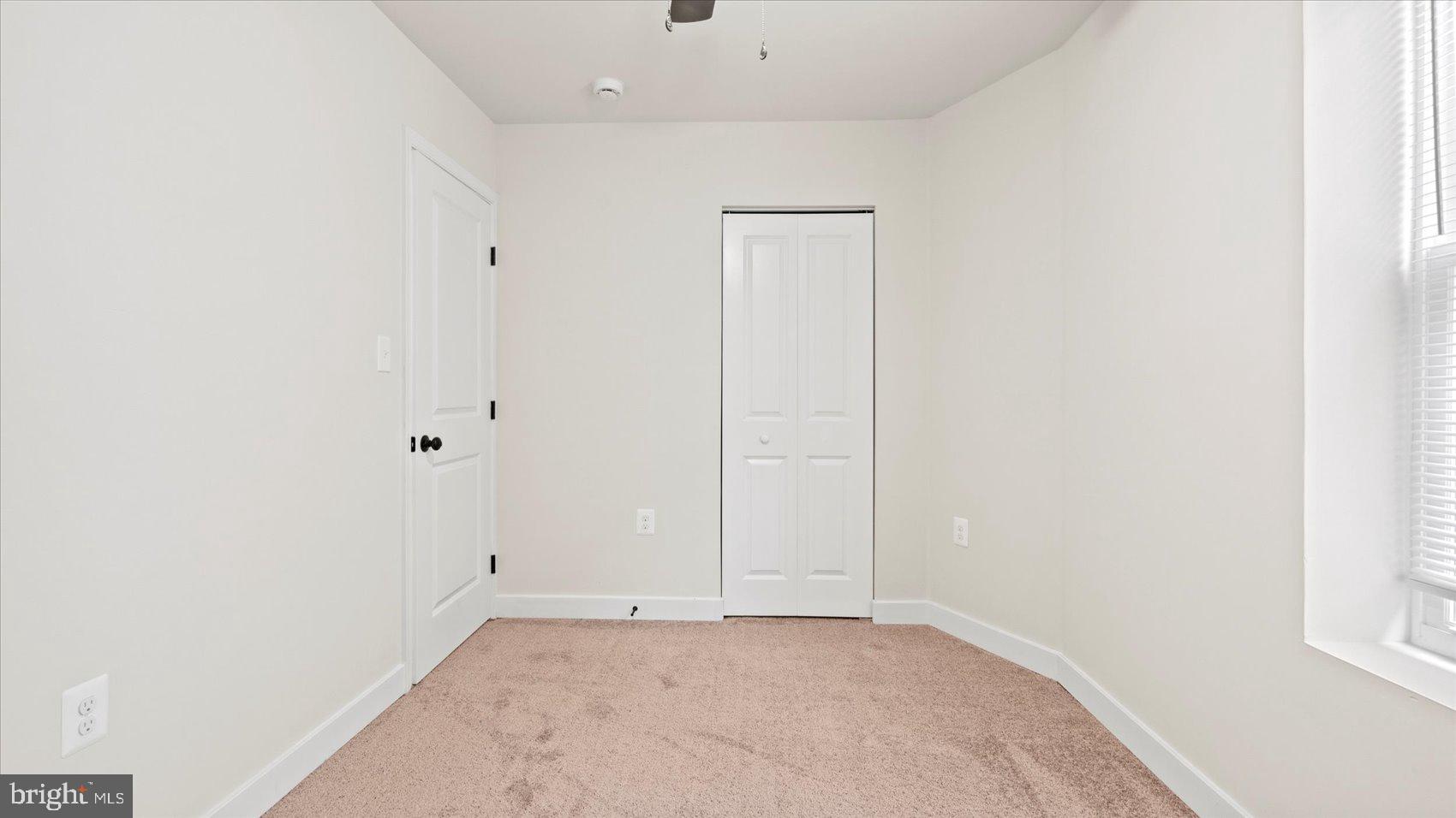 MONTEBELLO LAKE - Residential