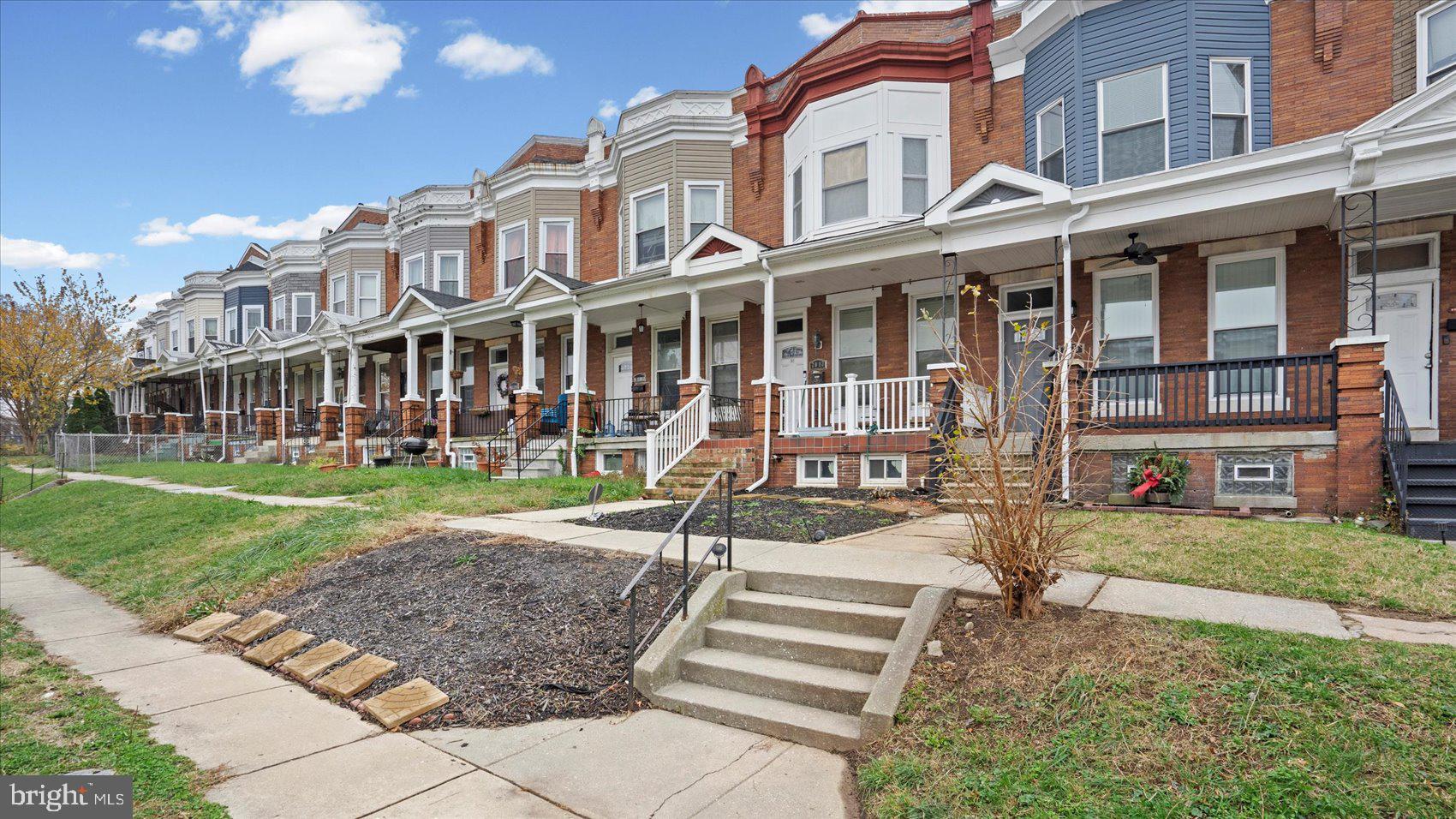 MONTEBELLO LAKE - Residential