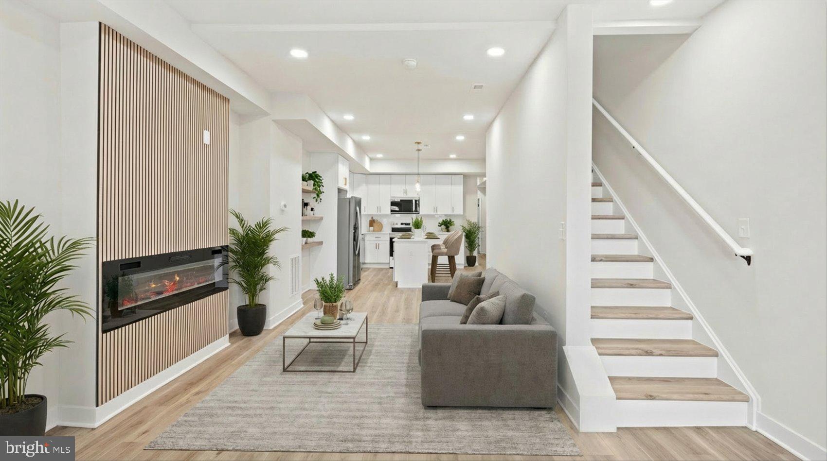 MONTEBELLO LAKE - Residential