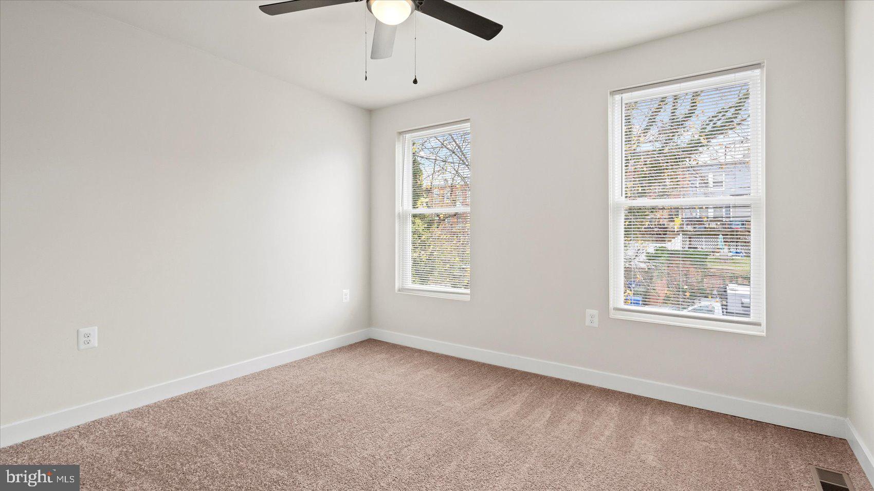 MONTEBELLO LAKE - Residential