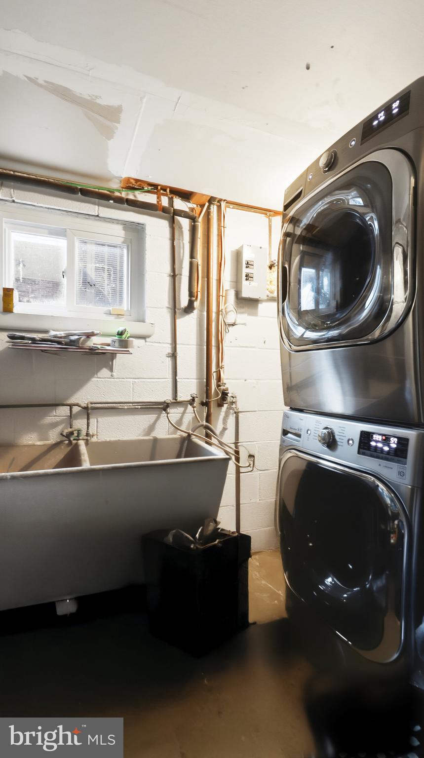 CLINTON - Residential