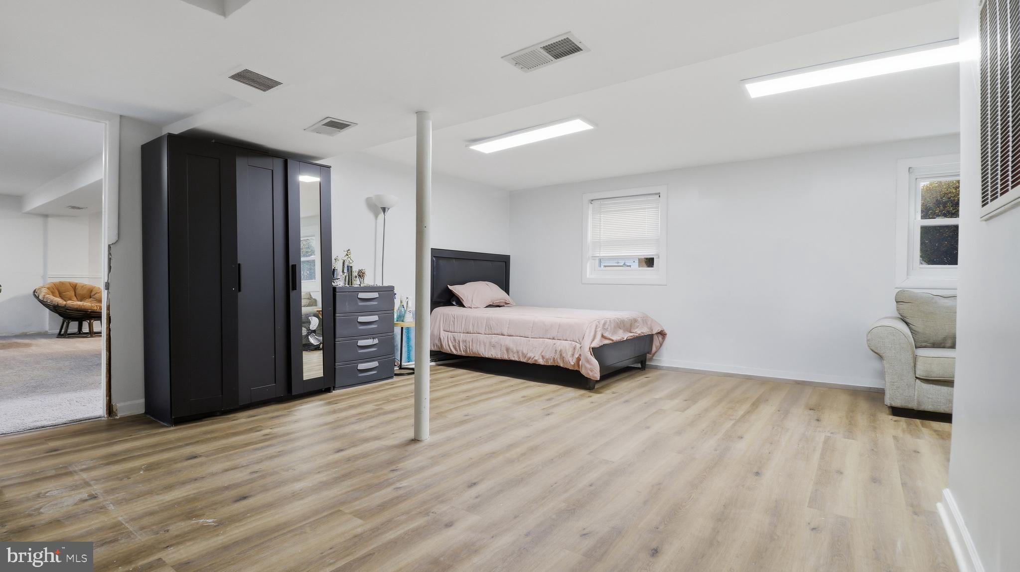 CLINTON - Residential