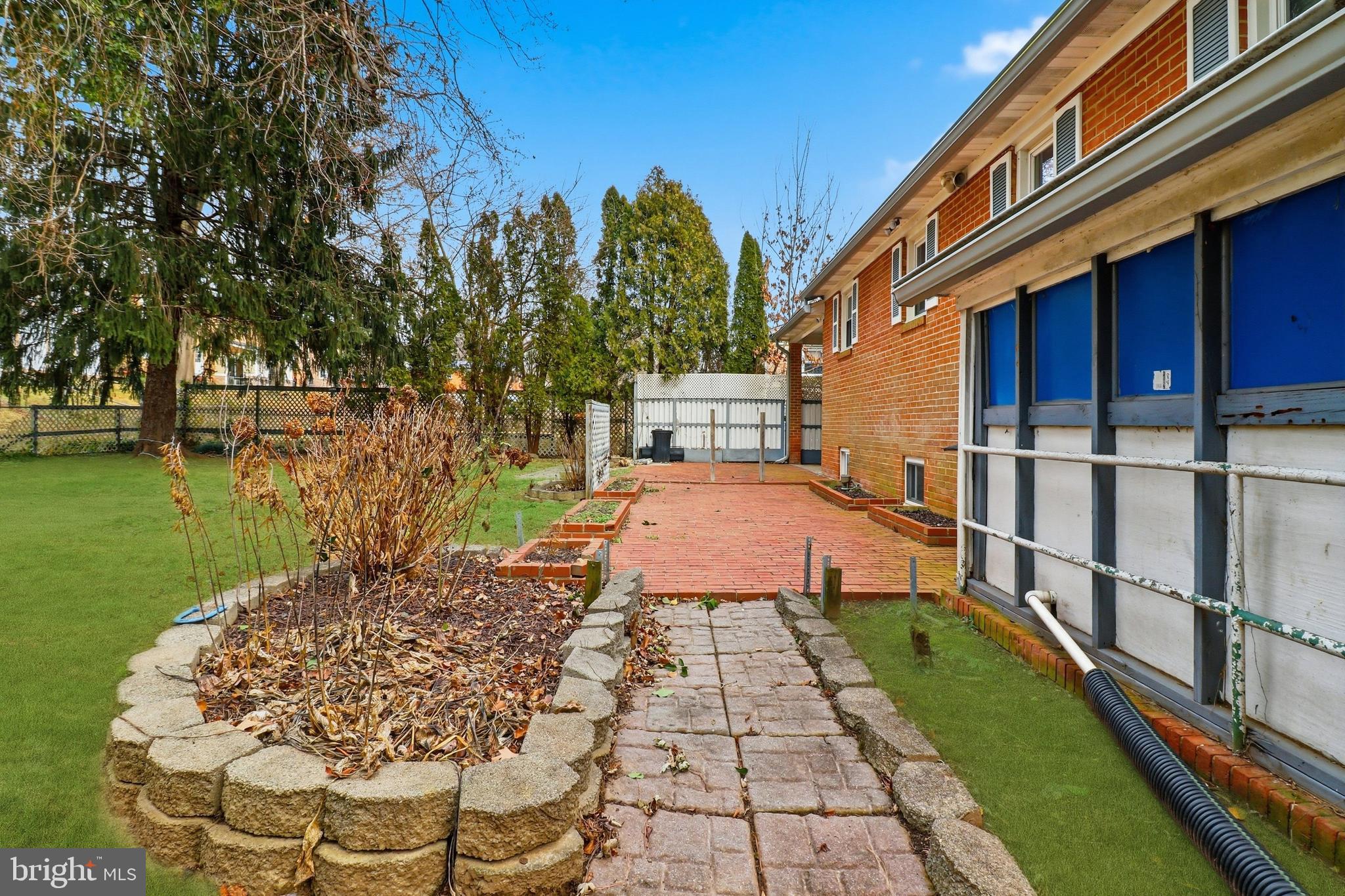 CLINTON - Residential