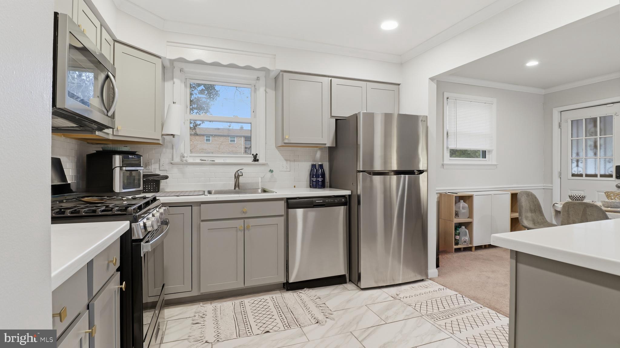 CLINTON - Residential