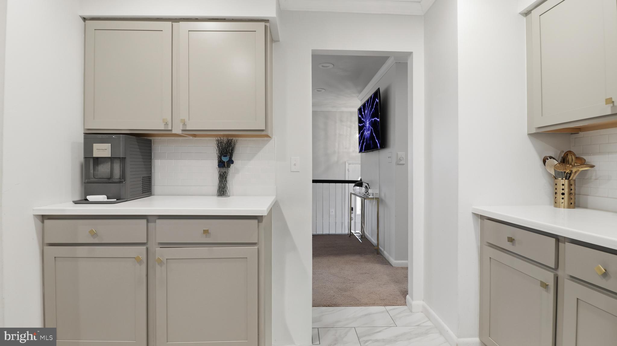 CLINTON - Residential