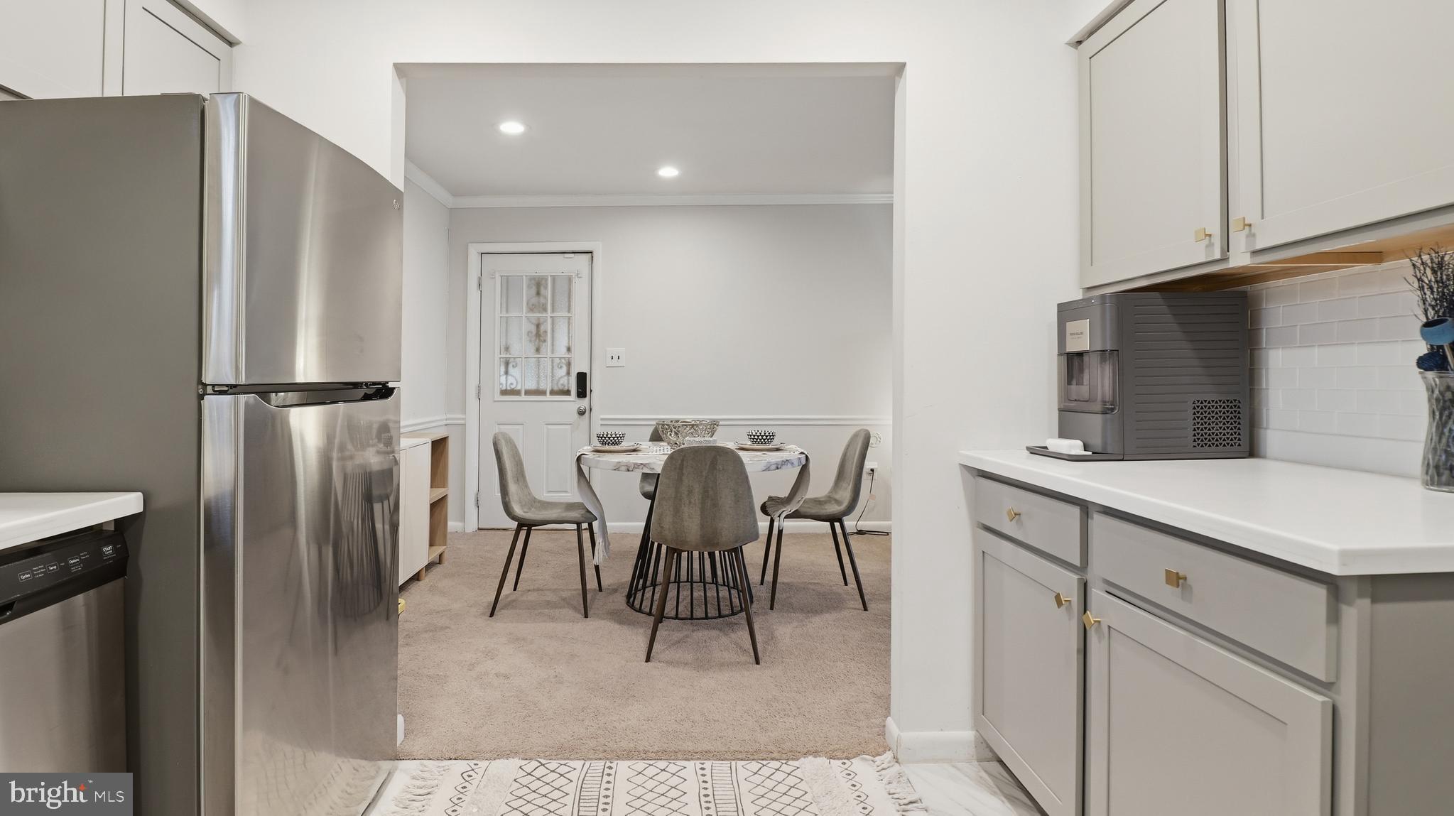 CLINTON - Residential