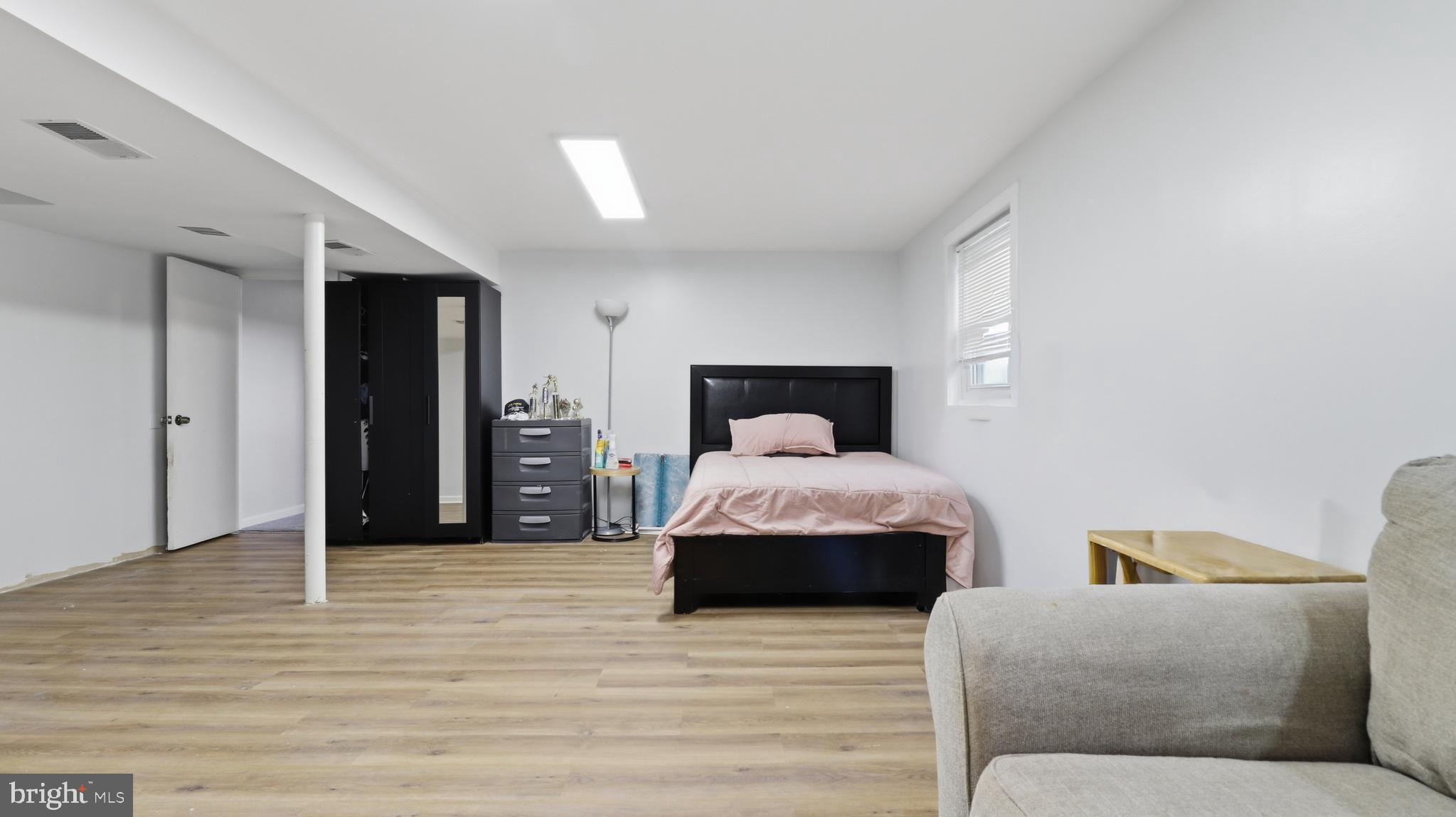 CLINTON - Residential