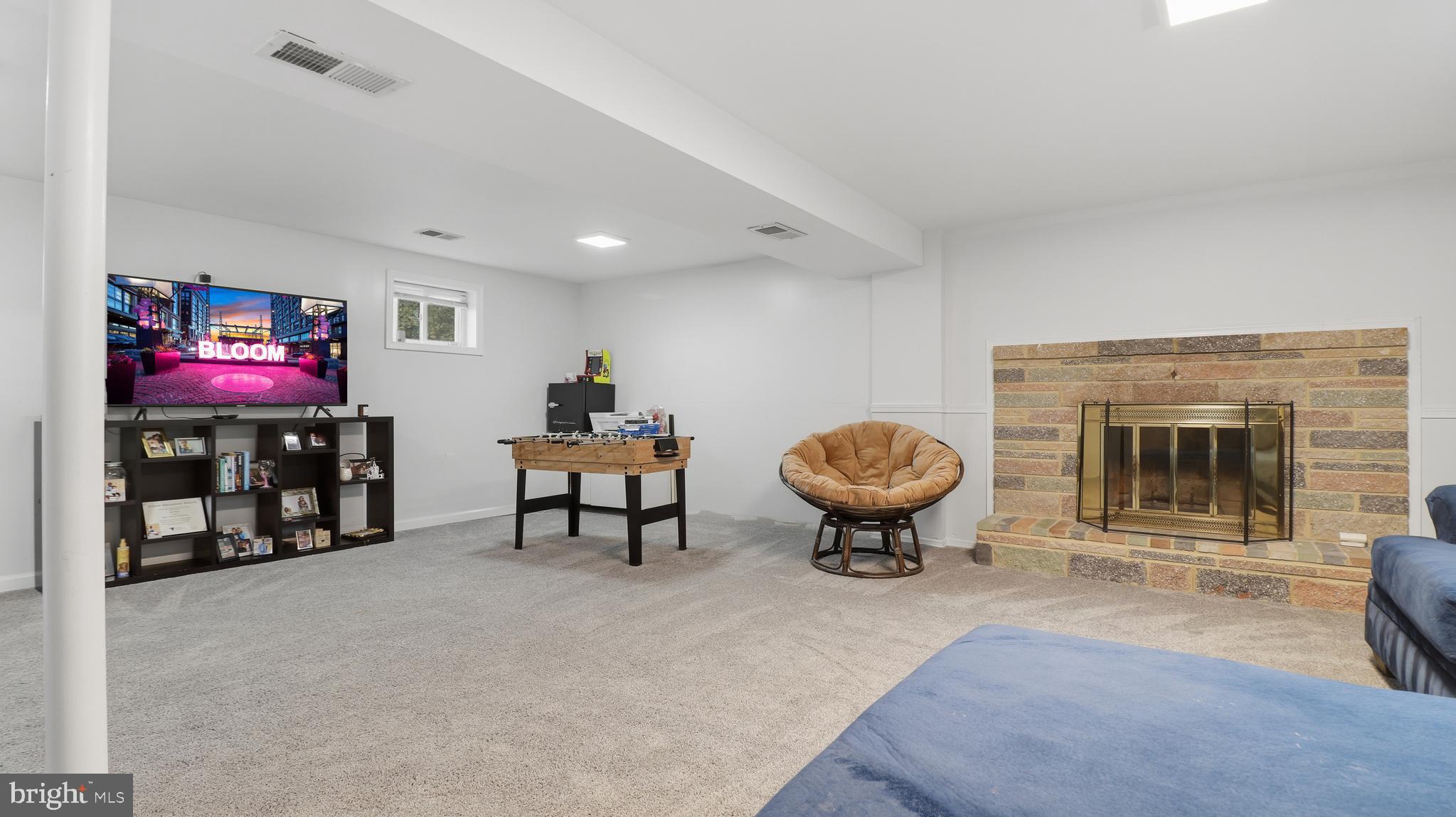 CLINTON - Residential