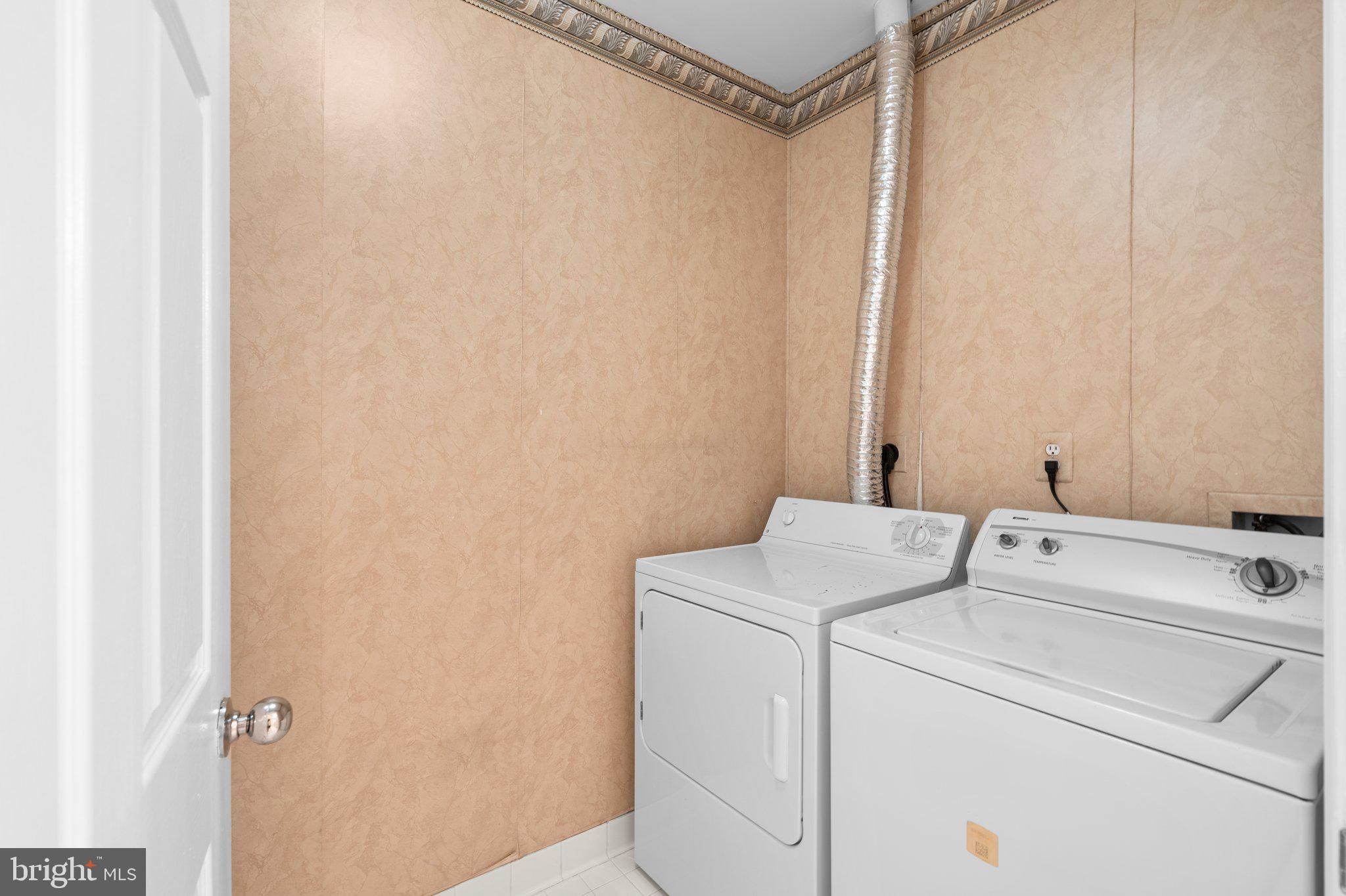 THE PAVILION - Residential Lease