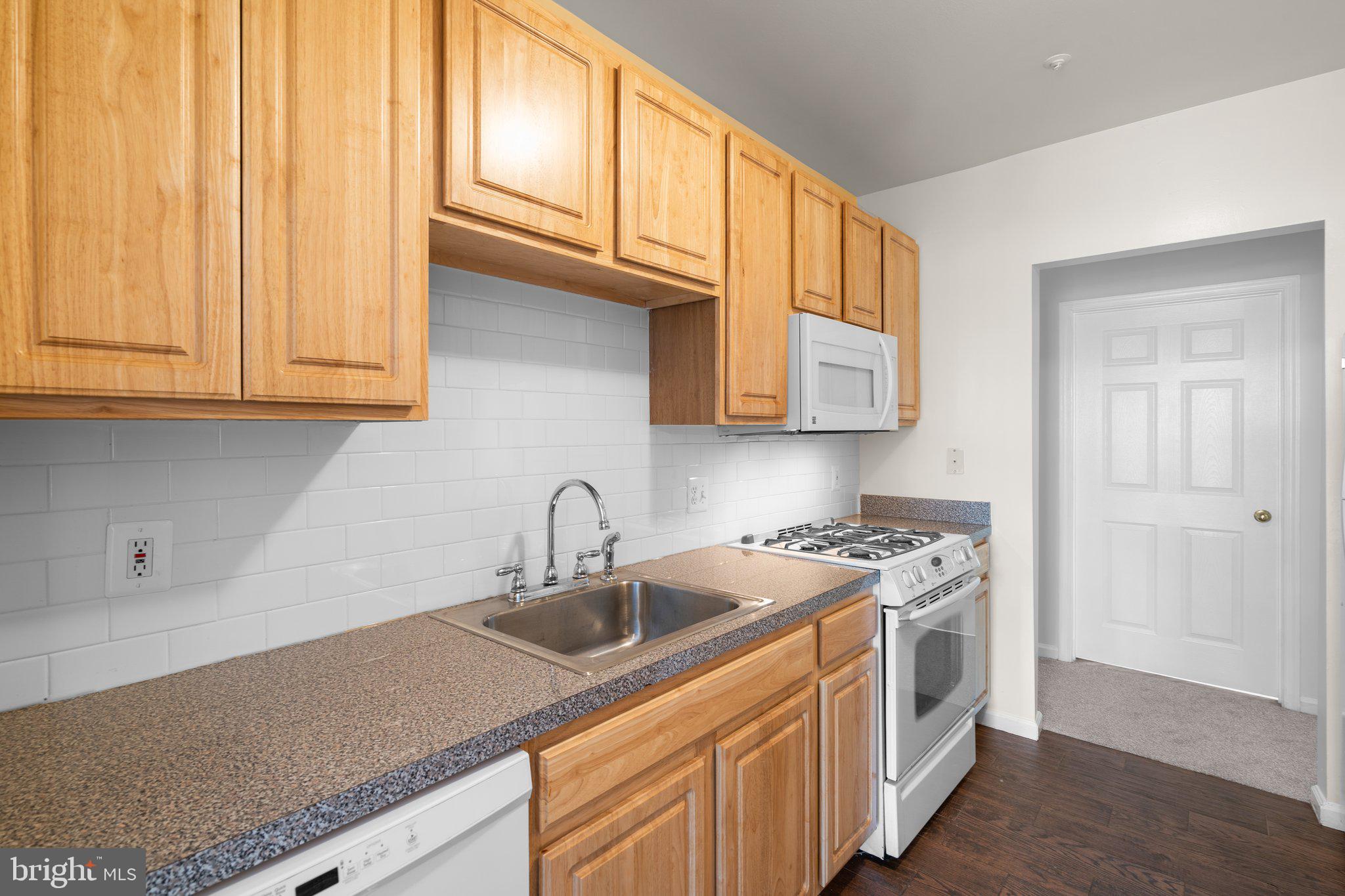 THE PAVILION - Residential Lease