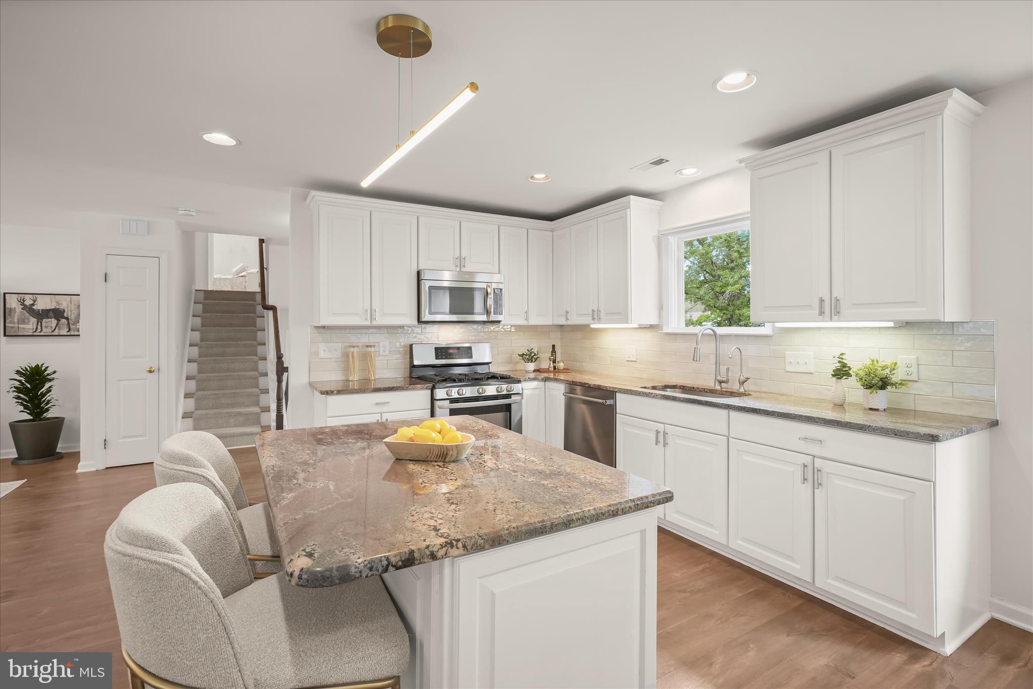 POTOMAC COMMONS - Residential