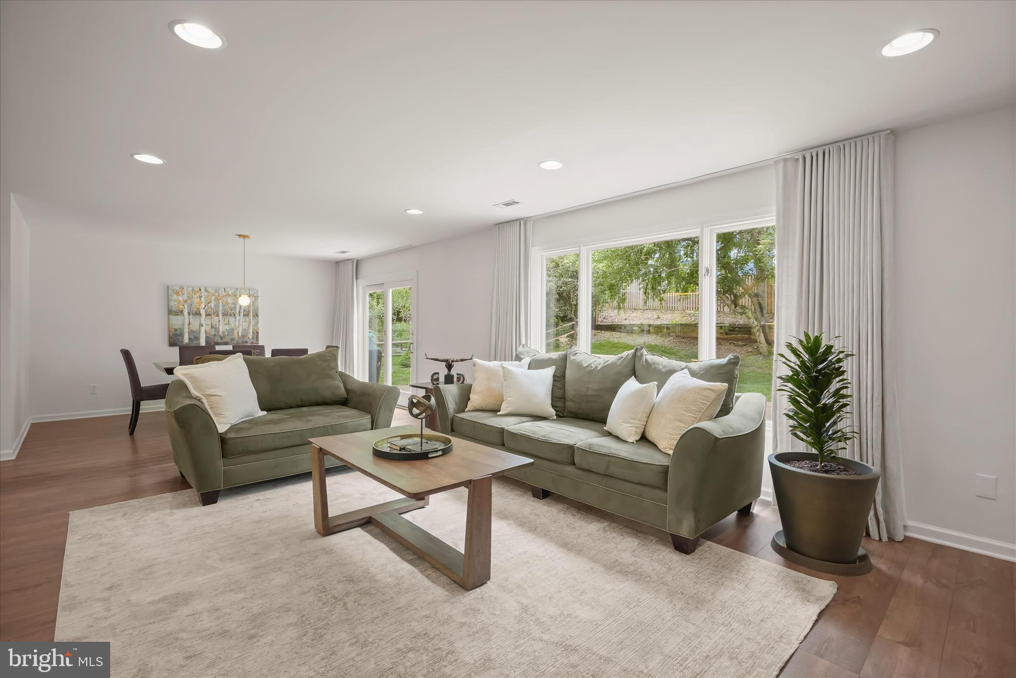 POTOMAC COMMONS - Residential