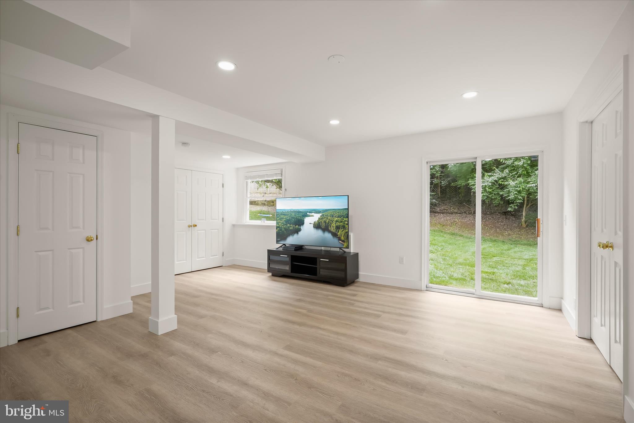 POTOMAC COMMONS - Residential