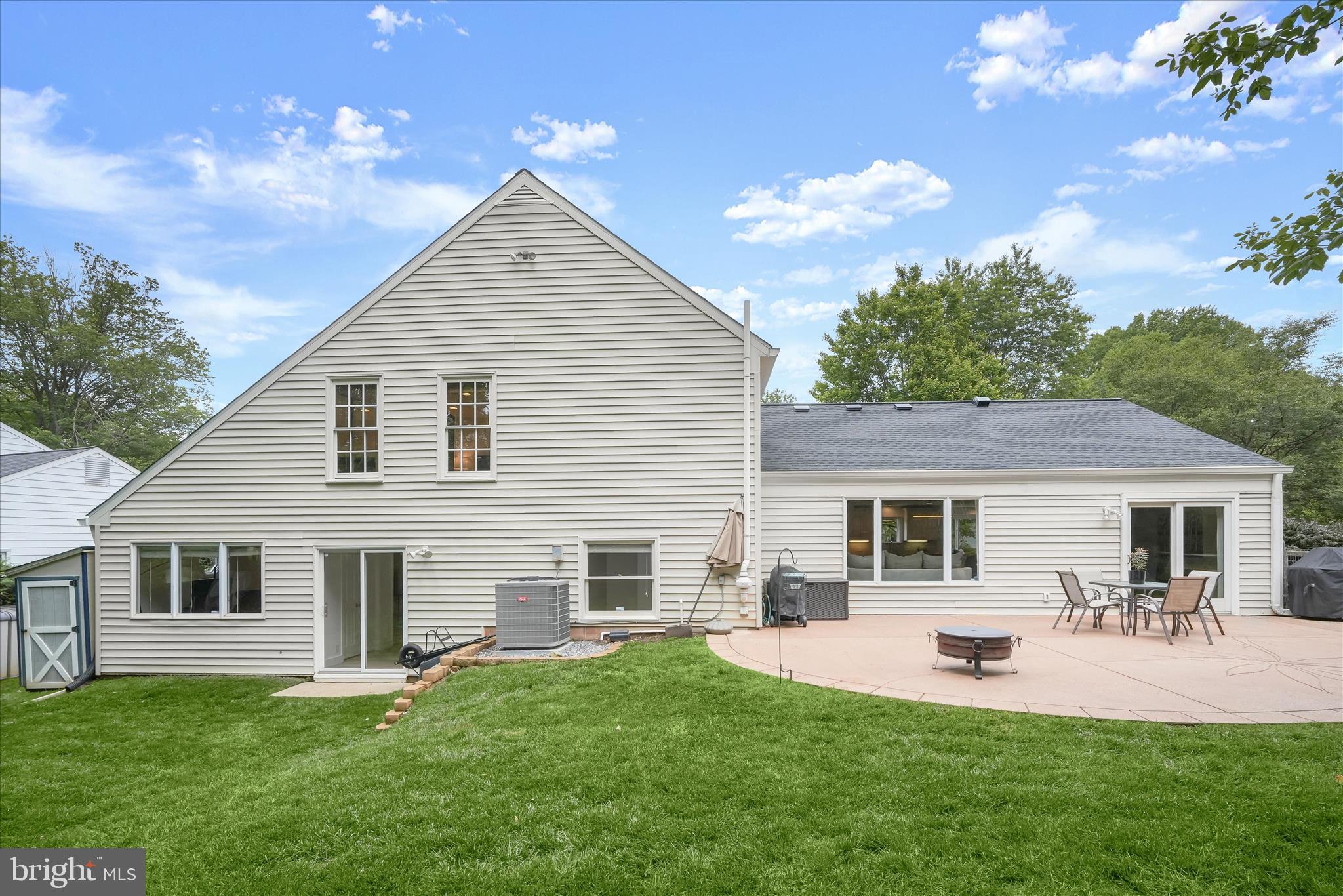 POTOMAC COMMONS - Residential