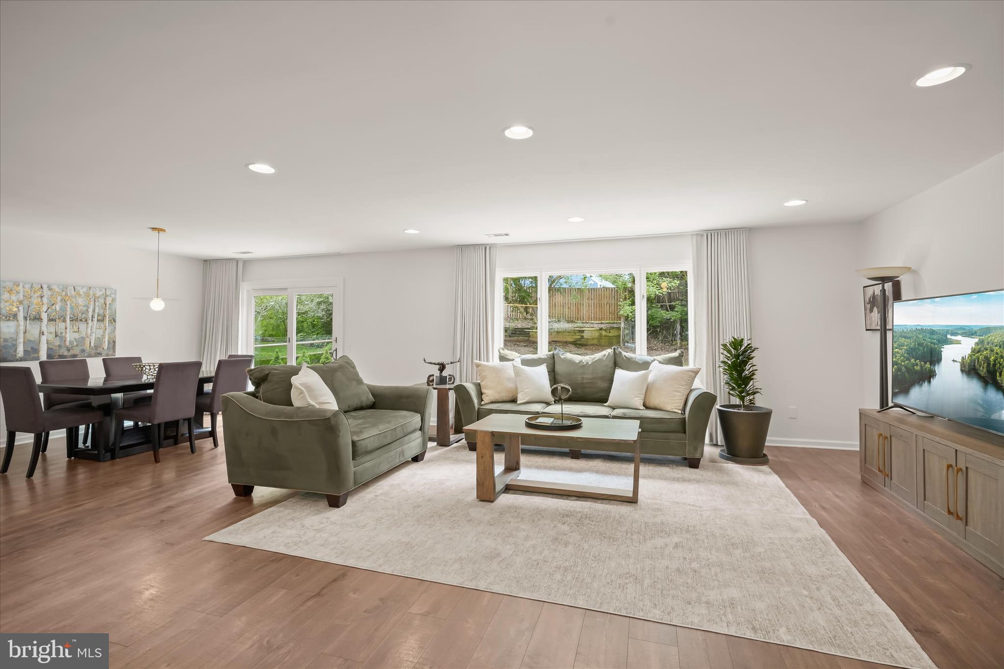 POTOMAC COMMONS - Residential