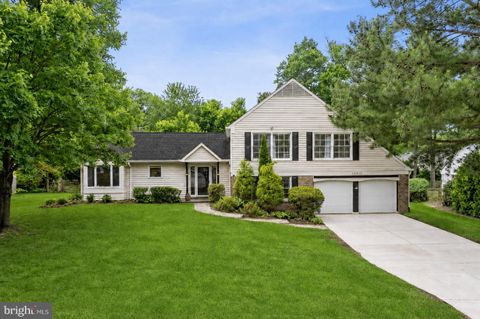 Photo of 12912 Stallion Court, POTOMAC, MD 20854 (MLS # MDMC2236688)