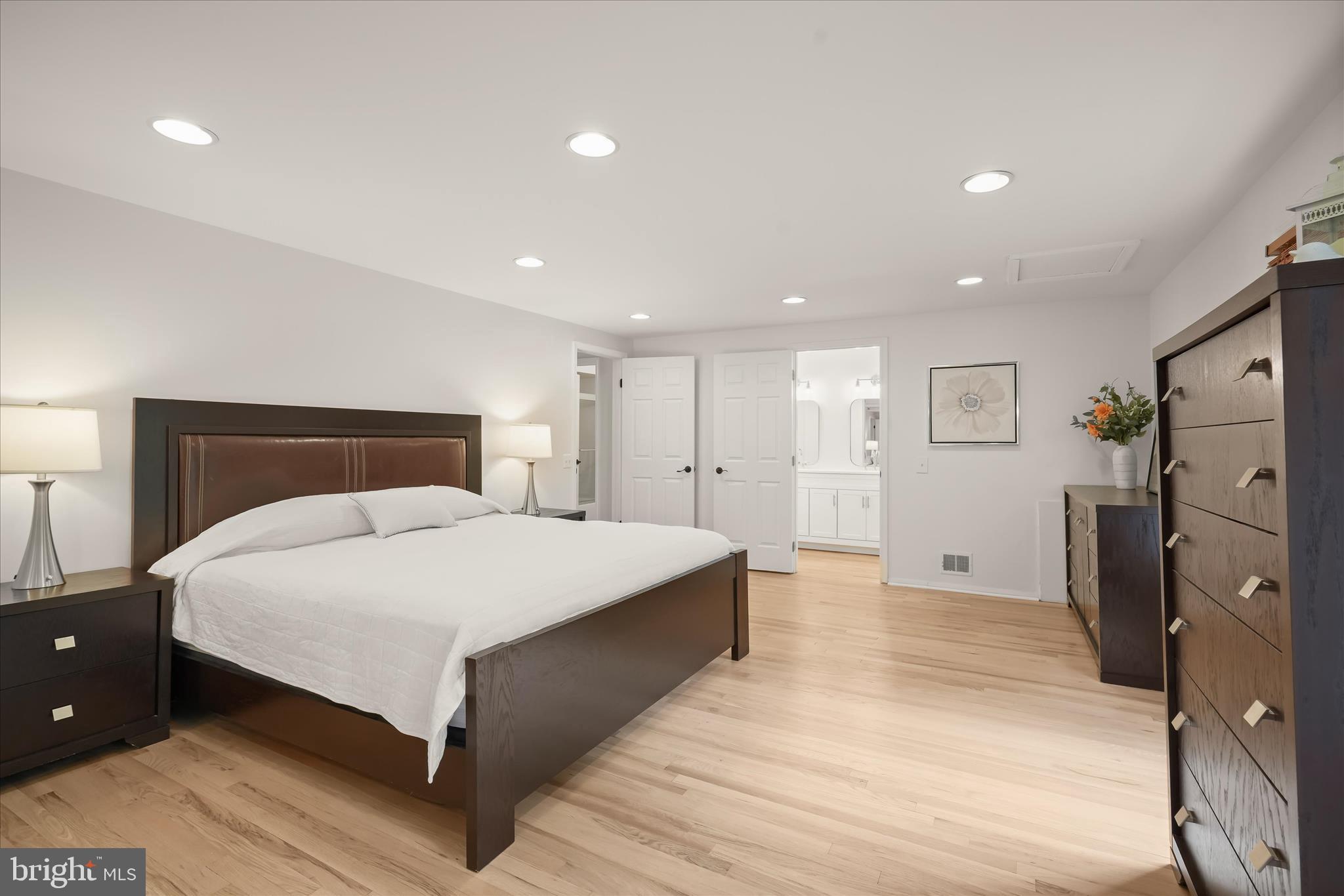 POTOMAC COMMONS - Residential