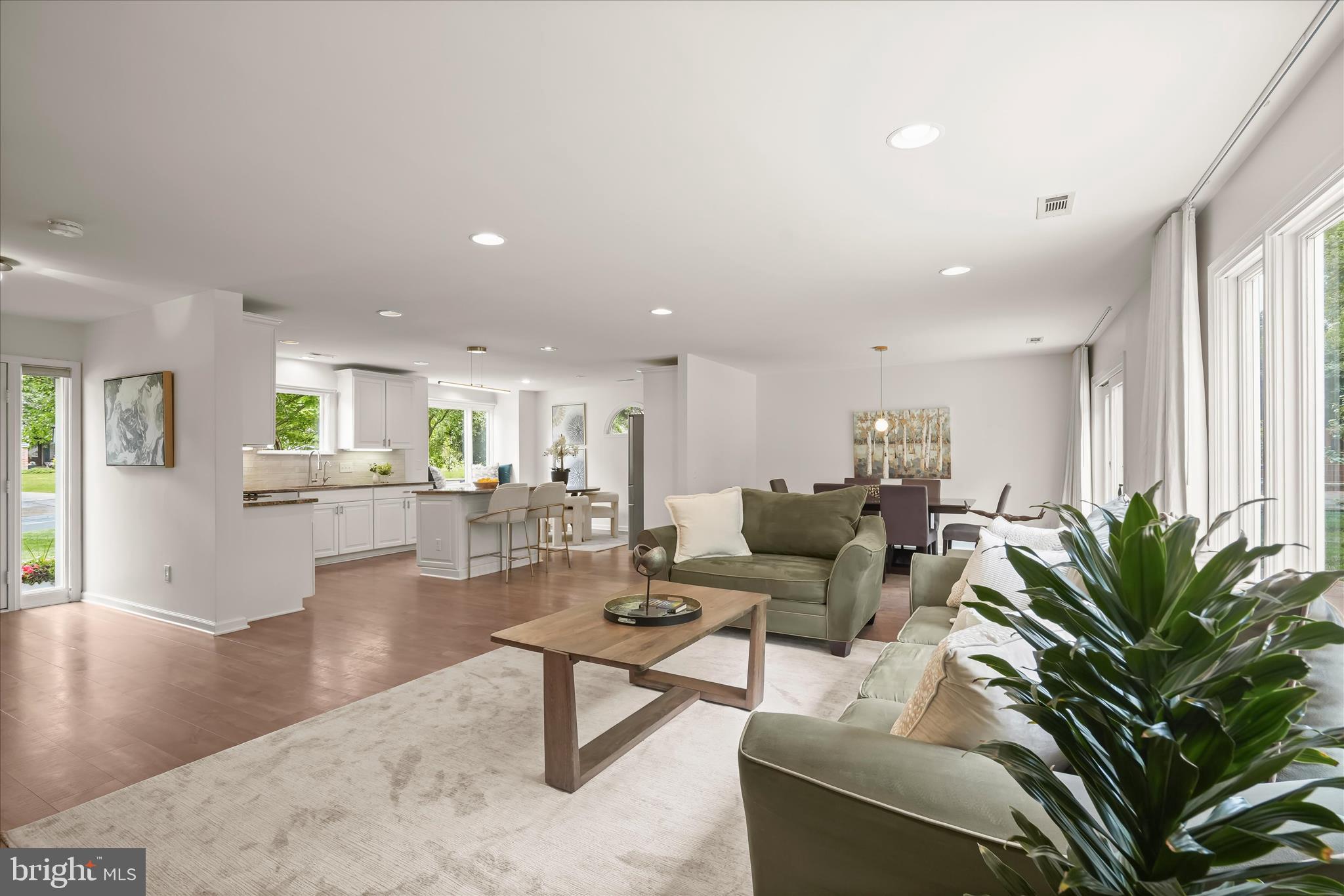 POTOMAC COMMONS - Residential