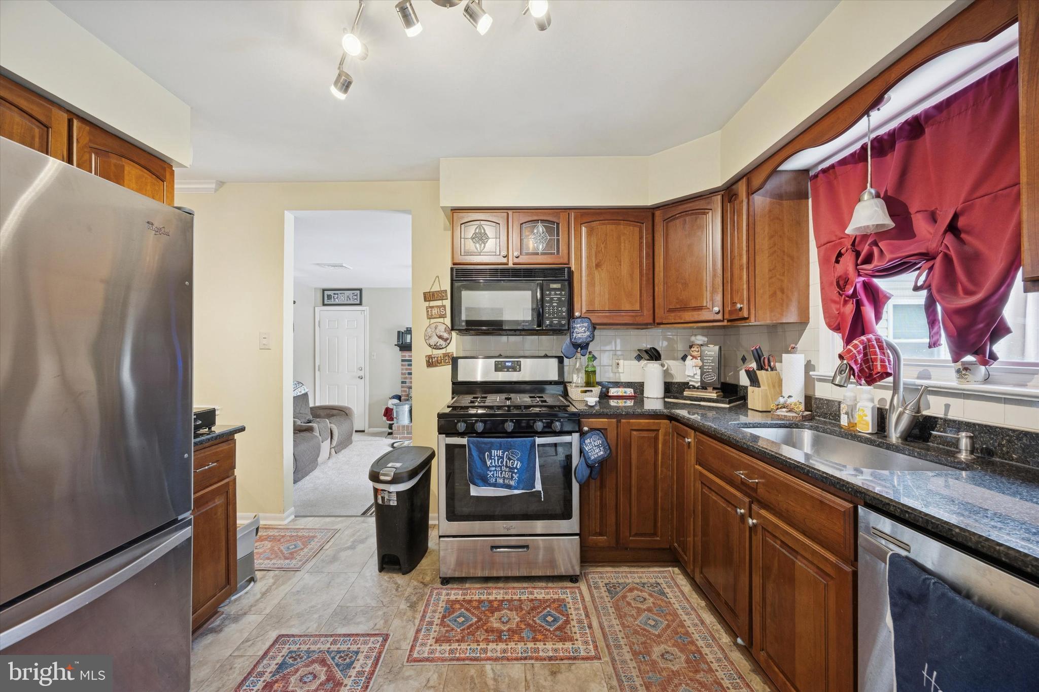 PLEASANT MDWS - Residential