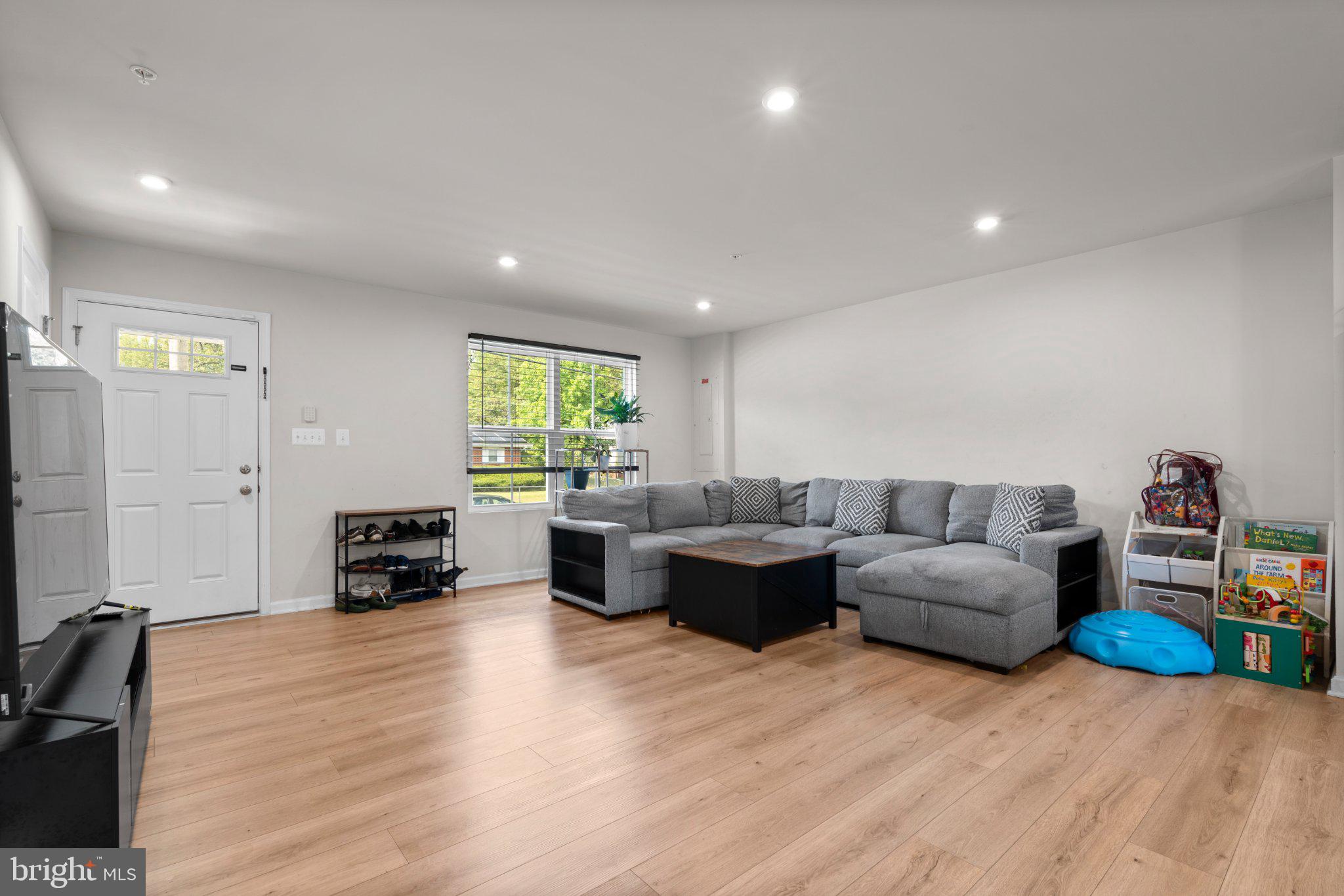 1122 BROOKE ROAD