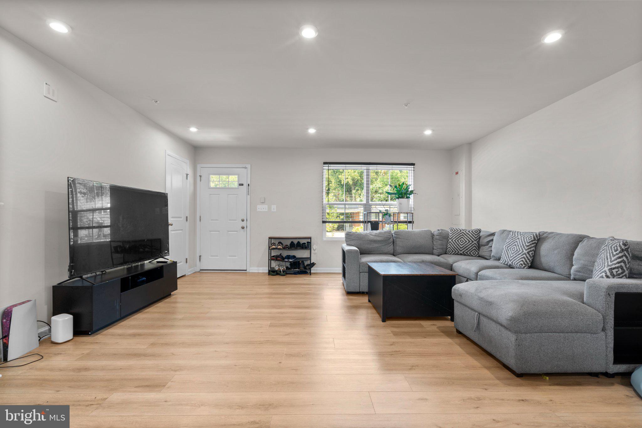 1122 BROOKE ROAD