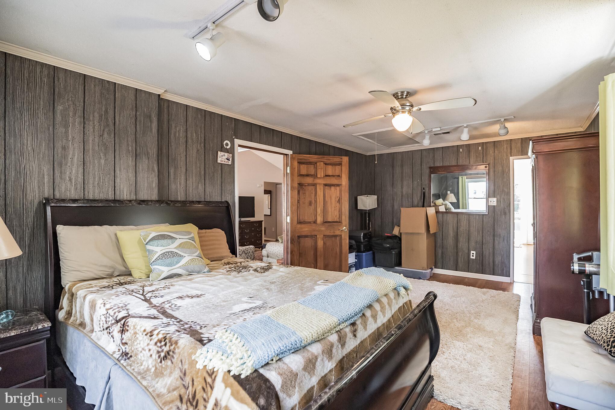 WOODRIDGE EAST - Residential