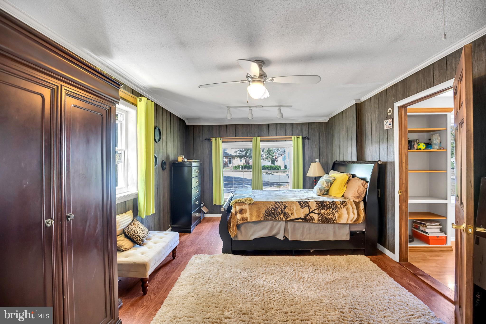 WOODRIDGE EAST - Residential