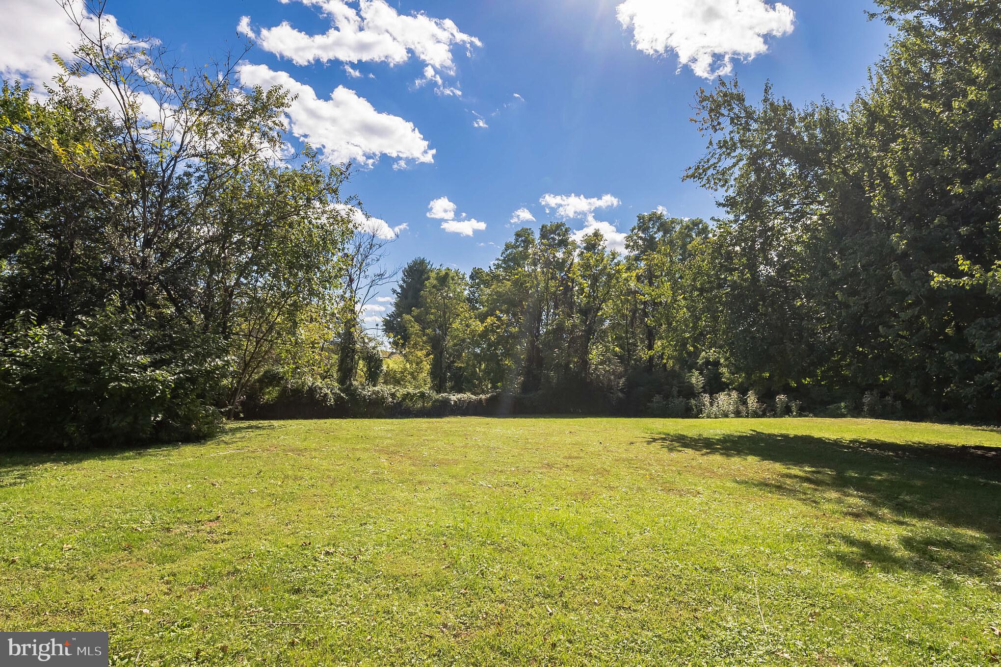 WOODRIDGE EAST - Residential