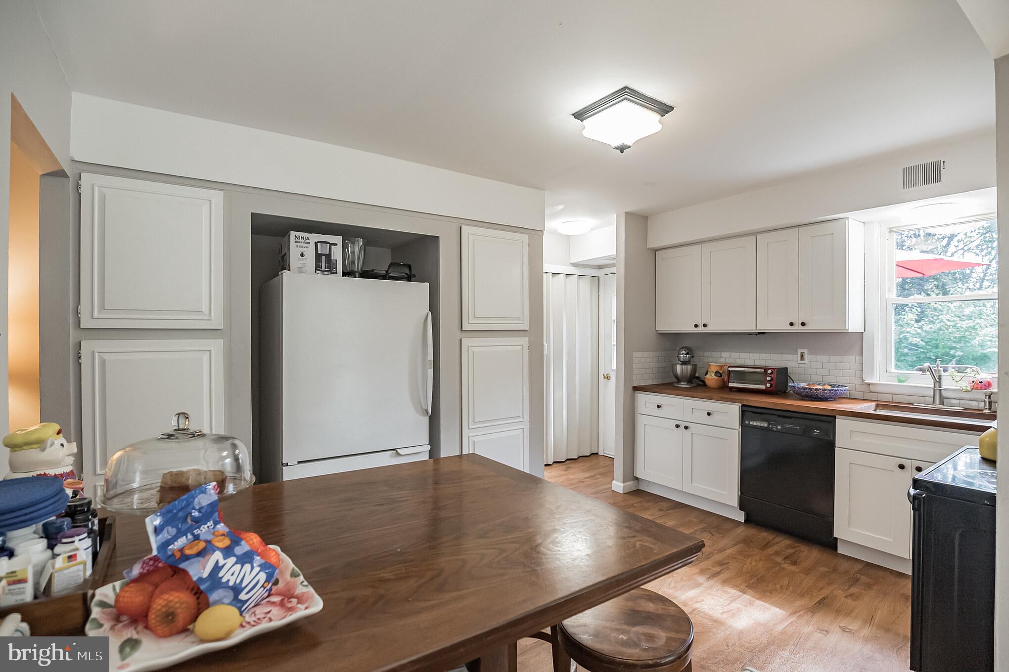 WOODRIDGE EAST - Residential