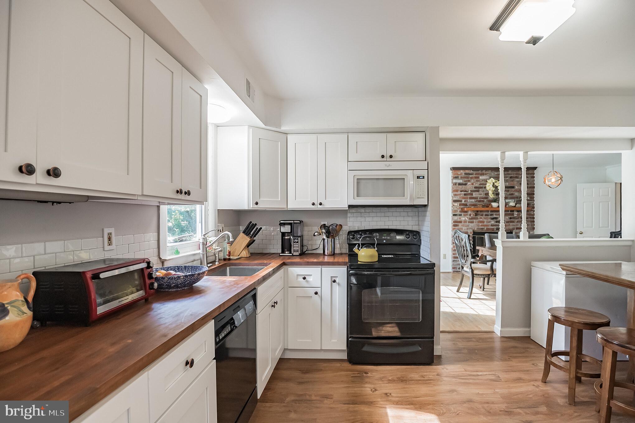 WOODRIDGE EAST - Residential