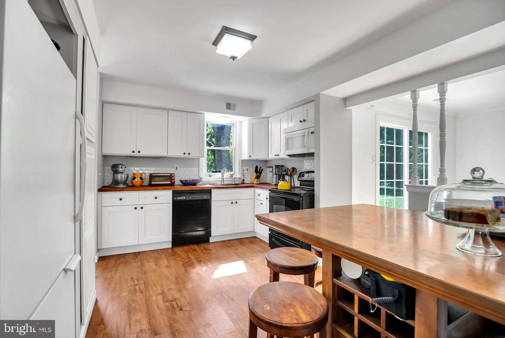 WOODRIDGE EAST - Residential