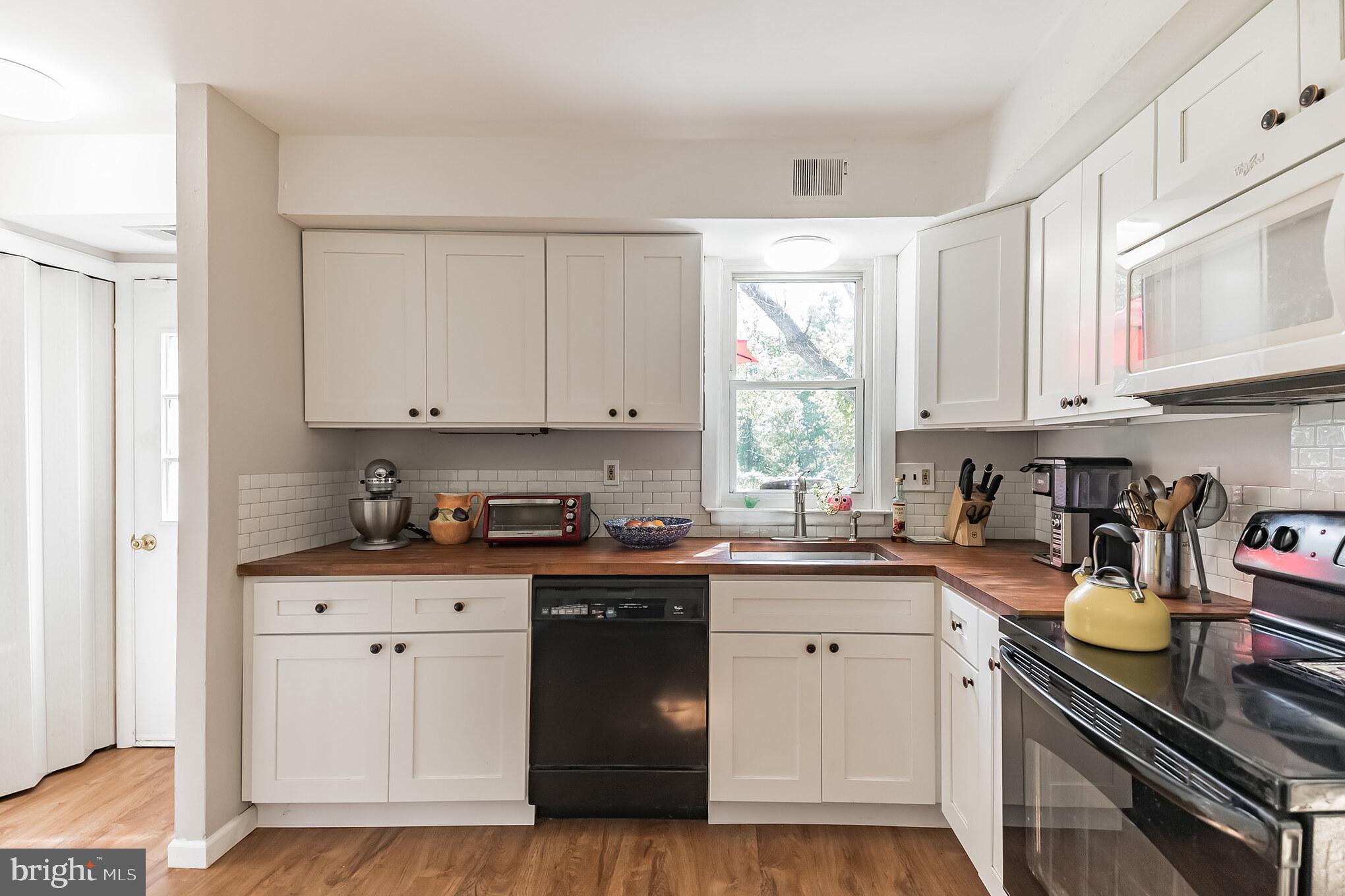 WOODRIDGE EAST - Residential