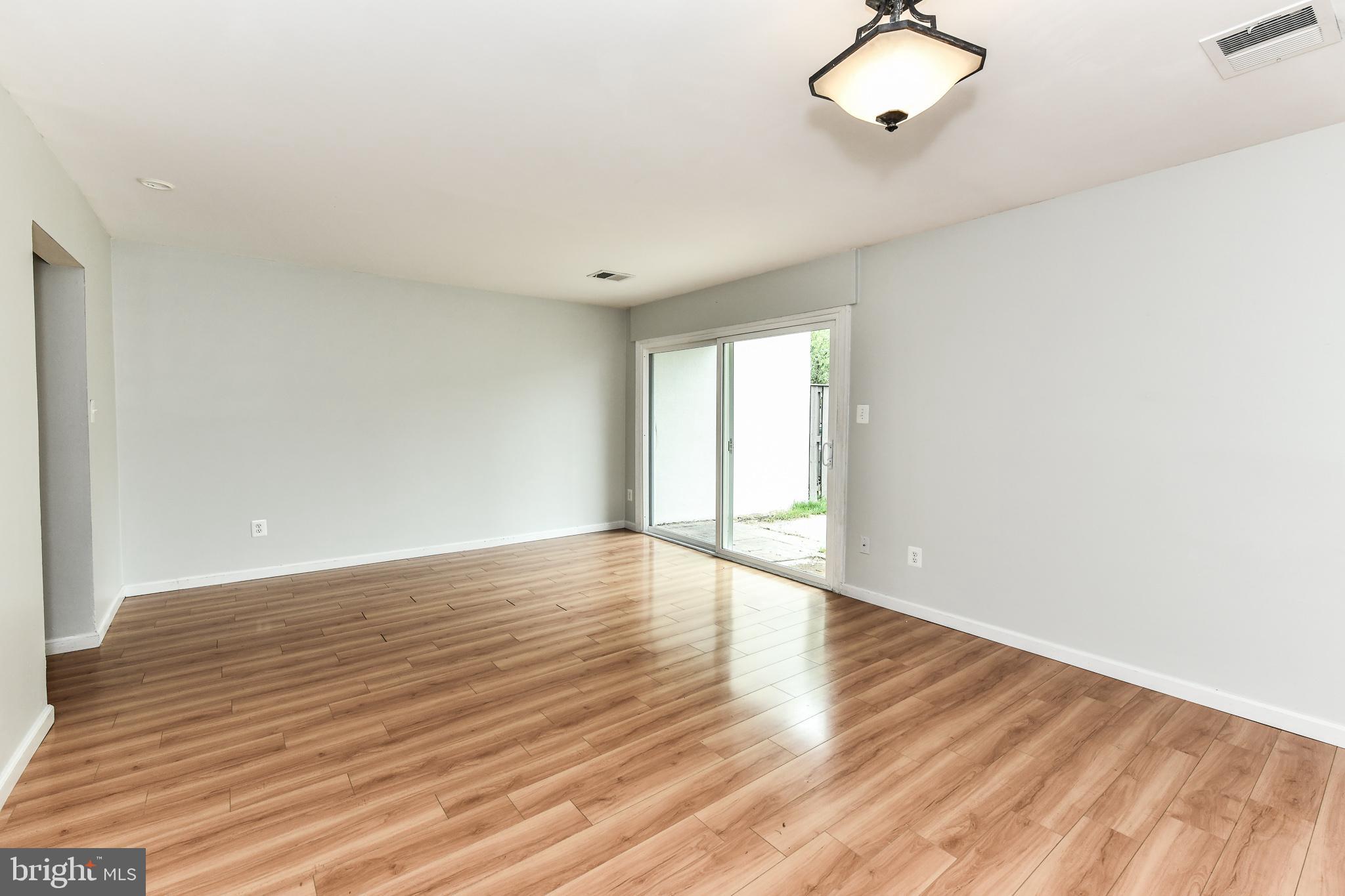 TRALEE - Residential Lease